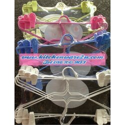 P07765 ไม้แขวนเสื้อ มีหนีบ แน่น แพค 6 อัน ราคาส่งต่อ 4 กล่อง: 48 แพค: เฉลี่ยแพคละ 42 บ/แพค