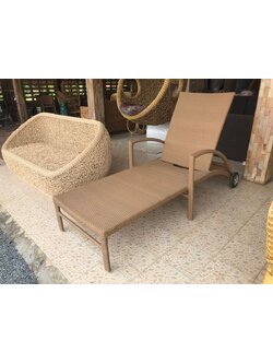 เตียงอาบแดดหวายเทียมแบบมีล้อ