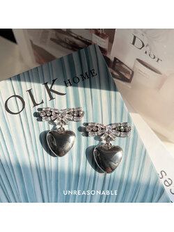 ต่างหู Style Vintage หัวใจสีเงิน น้ำหนักเบา สวยใส่สบาย UA0932-01 Unreasonable Accessories