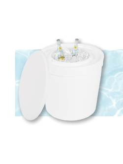 โต๊ะในสระว่ายน้ำพร้อมที่ใส่น้ำแ็ง