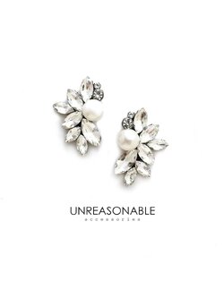 ต่างหู มุกแก้ว ต่างหูคลิป ต่างหูก้านเงินแท้ น้ำหนักเบา สวยใส่สบาย UA0598-01 Unreasonable Accessories