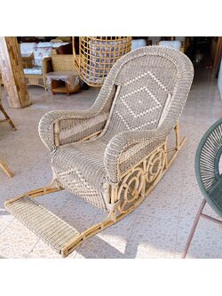 เก้าอี้โยกหวายแท้