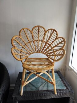 เก้าอี้หวายทรงดอกไม้