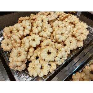 คุกกี้/ ทาร์ต/ บราวนี่/ ชูว์ครีม/ เอแคลร์