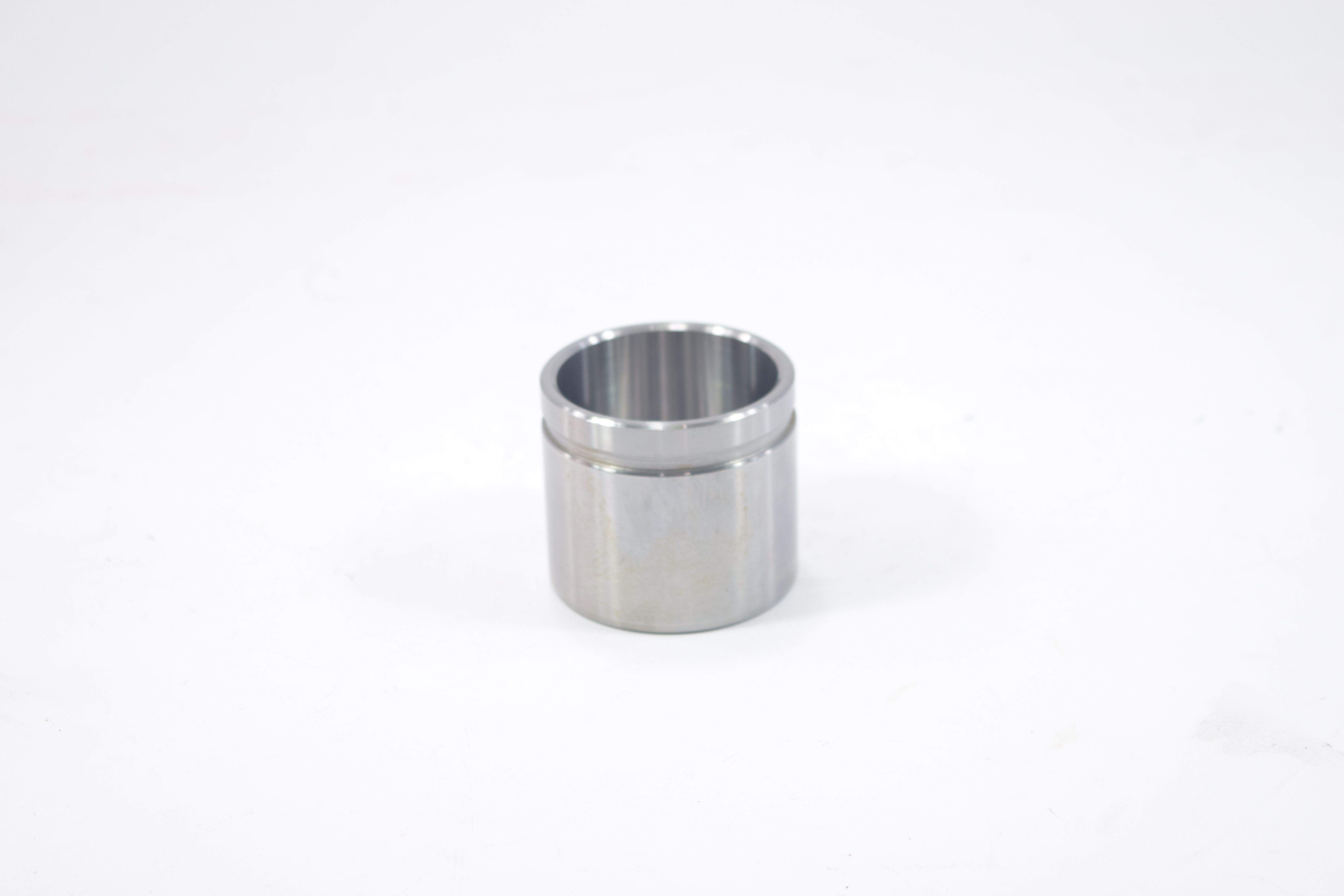 ลูกสูบดิสเบรค NISSAN U12 ( 2.0) / นิสสัน / 3PD-4691 / 41121 - 71E00 / ขนาด วงนอก 57.10 สูง 50.80 (จำนวน 1 ชิ้น) (CALIPER PISTON)
