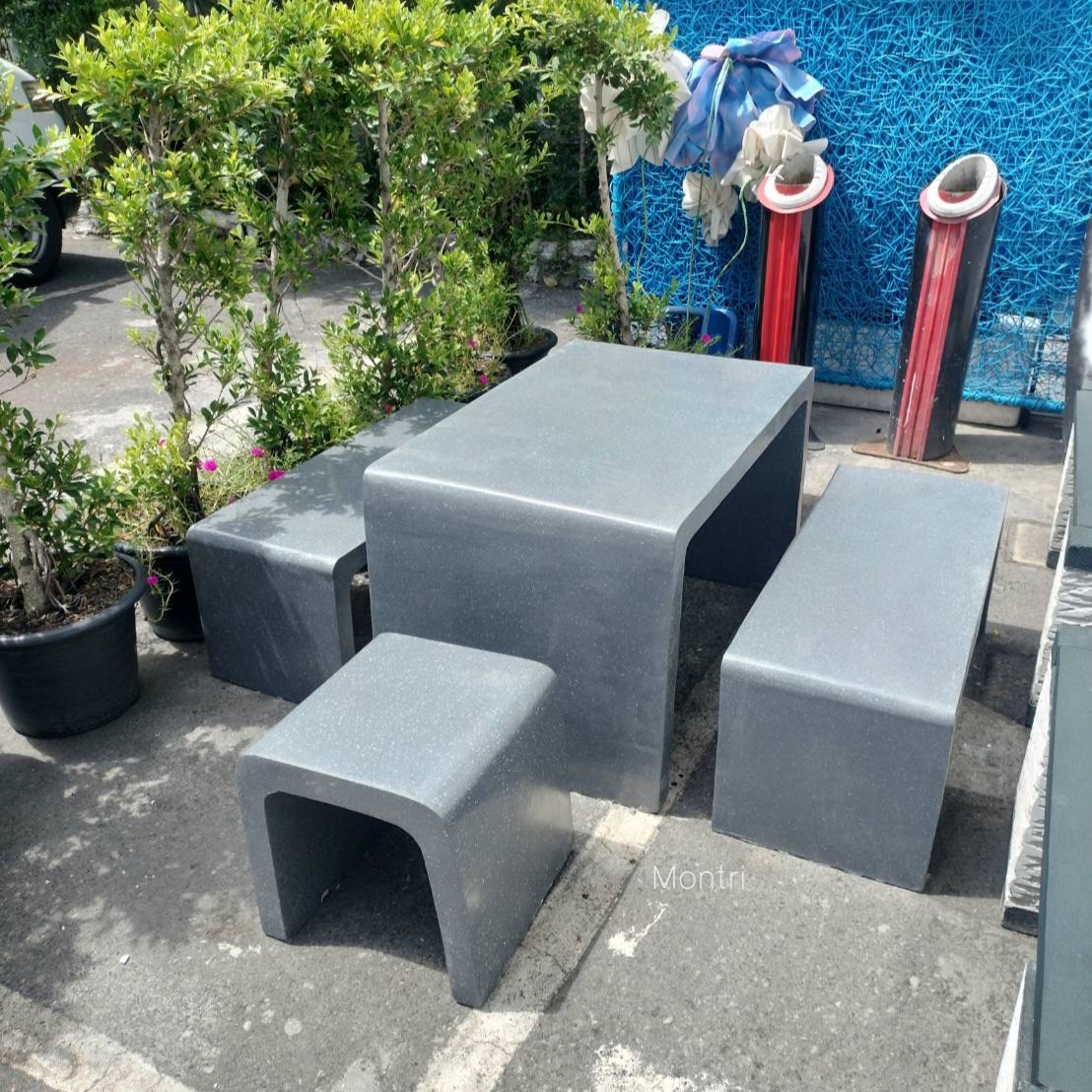 โต๊ะสนาม โต๊ะสนามกลางแจ้ง ชุดโต๊ะสนาม ชุดโต๊ะปูนซีเมนตร์ รุ่น Loft มีความแข็งแรงใช้งานได้ในระยะยาว