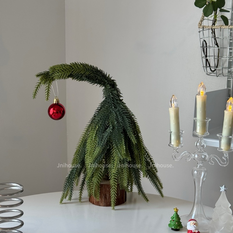 [พร้อมส่ง] Jnihouse : Twinkle Christmas Tree (ต้นคริสต์มาสปลายโค้ง บอลแดง)