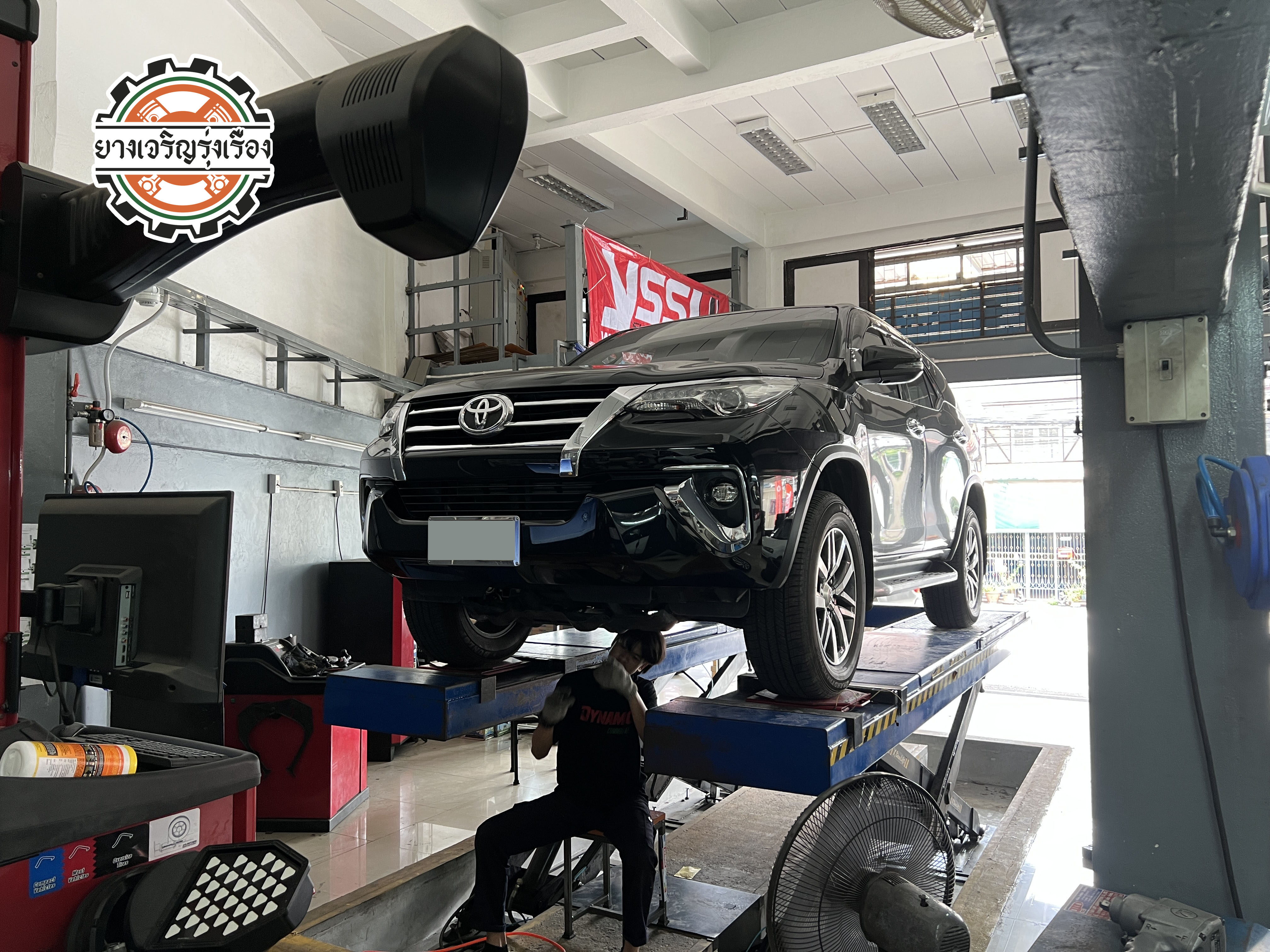 TOYOTA FORTUNER รถยนต์ใช้งานประจำวัน โดยสารแบบครอบครัว อยากแก้ไขอาการท้ายย้วย เข้าโค้งส่ายไม่มั่นใจ ช่วงล่างนุ่มหนึบ ขับสนุก ทำความเร็วเนียนๆ คนขับสนุก คนนั่ง enjoy ตลอดทริป พร้อมบริการตั้งศูนย์แมทช์ชิ่งทั้งระบบล้อเดิม ยางเดิมขับสนุดกขึ้นแน่นอน จัดการให้ครับ พร้อมบริการตั้งศูนย์ แมชท์ทั้งระบบ ล้อ ยาง ช่วงล่าง หนึบๆเนียนๆ [+] 𝙔𝙎𝙎 𝙀 𝙎𝙀𝙍𝙄𝙀𝙎 ชุดโช๊คอัพหน้า/หลัง [+] 𝙔𝙎𝙎 𝙎𝙋𝙍𝙄𝙉𝙂 สูง STD = 33,600 บาท ล้อเดิม ยางเดิม ก็ขับสนุกได้ [+] พร้อมบริการติดตั้ง + Set up ให้เหมาะกับยาง [+] ขับสนุกด้วยบริการ ตั้งศูนย์ละเอียดให้เหมาะกับการใช้งานและลักษณะของช่วงล่าง ล้อเดิม ยางเดิม ก็ขับสนุกได้ [+] พร้อมบริการติดตั้ง + Set up ให้เหมาะกับยาง [+] ขับสนุกด้วยบริการ ตั้งศูนย์ละเอียดให้เหมาะกับการใช้งานและลักษณะของช่วงล่าง --------------------------------- #ติดต่อเรา ยางรถยนต์ บริการรถยนต์ 08-6569-1915 โช๊คอัพช่วงล่างรถยนต์ ตั้งศูนย์ 08-6544-5963 𝙊𝙪𝙧 𝙎𝙚𝙧𝙫𝙞𝙘𝙚 บริการทางร้าน เรารับทำอะไรบ้าง 🔧 ติดตั้งยางแบบไร้รอย 100% 🔧 บริการสลับยาง ตามอายุ 🔧 มียางรถยนต์ทุกยี่ห้อให้เลือกซื้อ 🔧 เช็คช่วงล่าง แก้ปัญหาให้ตรงจุด 🔧 บริการล้างลิ้นปีกผีเสื้อ 🔧 บริการเช็คระยะรถยนต์ 🔧 เปลี่ยนถ่ายของเหลวทั้งระบบ 🔧 ตั้งศูนย์ด้วยเครื่อง HUNTER นำเข้าจาก USA #รถยนต์มีปัญหาไม่รู้ต้องแก้ตรงไหน ทางเรายินดี ตรวจหาปัญหาและหาวิธีแก้ บอกลูกค้าก่อนลงมือทำเสมอราคาเป็นธรรมไม่เอาเปรียบ สบายใจคุณลูกค้า ---------------------------------- ดูแลให้คำปรึกษาทุกปัญหาคาใจ ไม่ทิ้งลูกค้า มีบริการหลังการขาย 【ให้ผู้เชี่ยวชาญของเรา ดูแลรถคุณ】 ร้านยางเจริญรุ่งเรือง ยินดีต้อนรับครับ ----------------------------------------- 𝙔𝙎𝙎 𝙀 𝙎𝙚𝙧𝙞𝙚𝙨 นุ่มนวลพรีเมี่ยม #Setupพร้อมตั้งศูนย์ ⚜️เทพเจ้าโช๊คอัพ YSS กับโช๊คตัวเรือธง E Series : Luxury Premium เปลี่ยนรถย้วยเป็นนุ่มนวลไม่โยนให้กวนใจ⛵️ #𝗨𝗽𝗴𝗿𝗮𝗱𝗲☄️ 🆙 ความเฟริม 🆙 เข้าโค้งมั่นใจ 🆙 กระชับขับสนุก 🆙 เก็บรอยต่อถนนดีเยี่ยม #แก้ไขอาการ ❌ โช๊คอัพแก้อาการโยน ❌ เข้าโค้งย้วย ❌ เมารถ 🔧Service ✅ ฟรี บริการติดตั้งโช๊อคัพ ✅ ฟรี บริการ Set up โช๊คอัพให้เหมาะกับการใช้งาน ✅ ฟรี ตั้งศูนย์ให้แม็ช กับช่วงล่างและยาง(เครื่อง HUNTER USA ความแม่นยำสูง) 🚙รีดพลังช่วงล่างมาใช้งานได้มากที่สุดด้วยการตั้งศูนย์ให้ยางรถยนต์ ช่วงล่าง ทุกอย่างแมชท์เข้าด้วยกัน💯 ลูกค้าสามารถสอบถามรายละเอียด หรือแนะนำรุ่นโช๊คอัพให้เหมาะสมกับการใช้งานได้ทางข้อความ หรือ โทร. ยางรถยนต์ บริการรถยนต์ 08-6569-1915 โช๊คอัพช่วงล่างรถยนต์ ตั้งศูนย์ 08-6544-5963 ยินดีต้อนรับครับ🙏🙏🙏 #YSS #วายเอสเอส #โช๊คอัพรถยนต์ #ช่วงล่างรถยนต์ #ร้านยางเจริญรุ่งเรือง #นนทบุรี #งามวงศ์วาน #ซ่อมบำรุงช่วงล่างรถยนต์