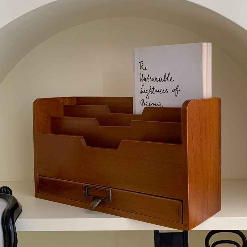 [พร้อมส่ง] Jnihouse : ชั้นไม้วางของ ชั้นวางหนังสือไม้ ชั้นวางของทรงบ้าน