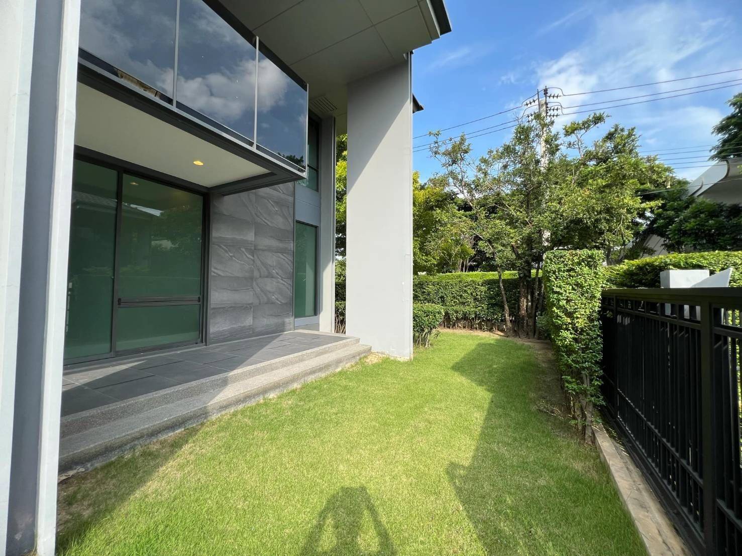 ขายบ้านเดี่ยว 2 ชั้น หมู่บ้าน เศรษฐสิริกรุงเทพกรีฑา 2 ทำเลดี ที่ดินใหญ่บรรยากาศรีสอร์ท ซ.ประชาร่วมใจ แขวงหัวหมาก เขตบางกะปิ (N.1457)