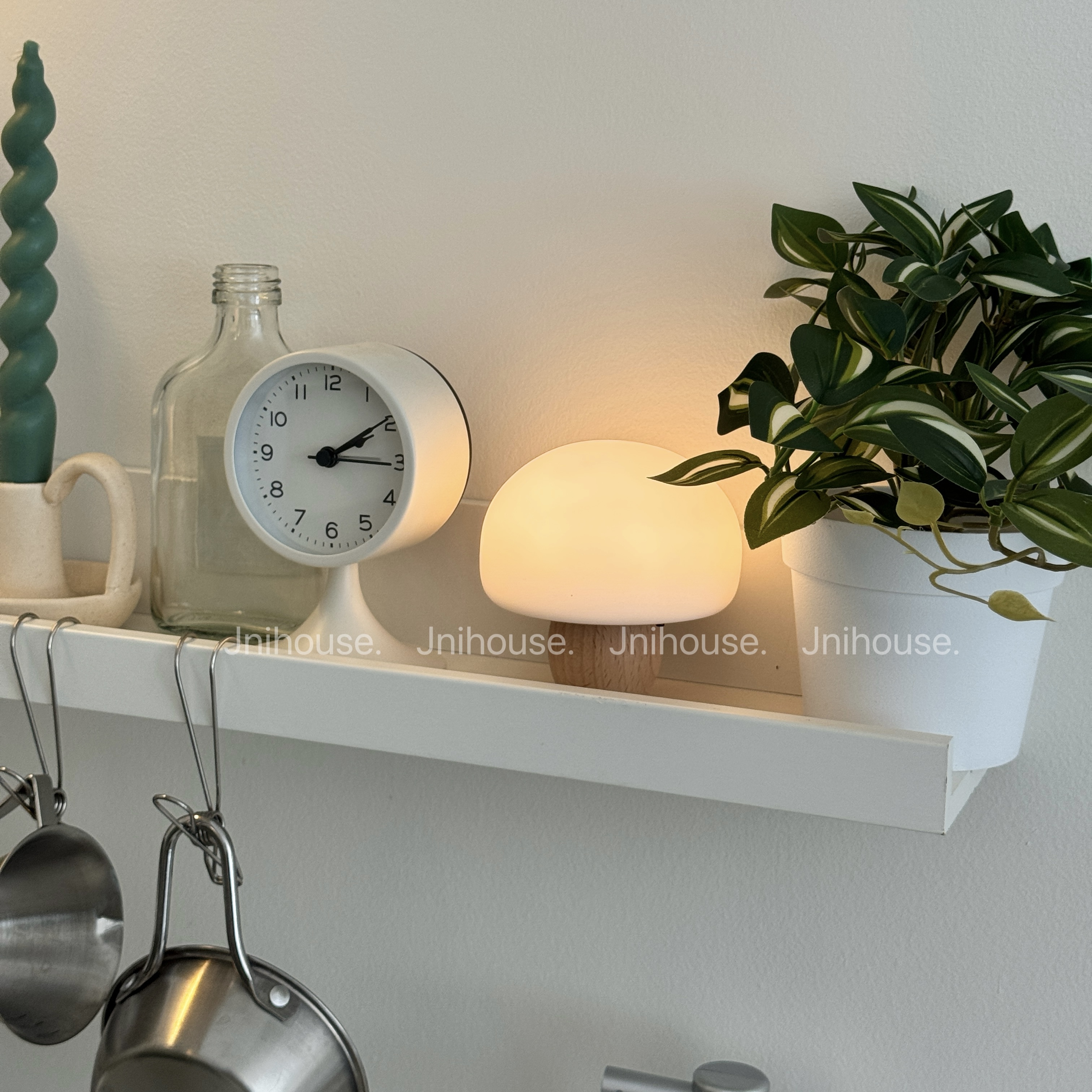 [พร้อมส่ง] Jnihouse : โคมไฟเห็ดนุ่มด้ามไม้แสงวอร์ม (Mushroom Lamp)
