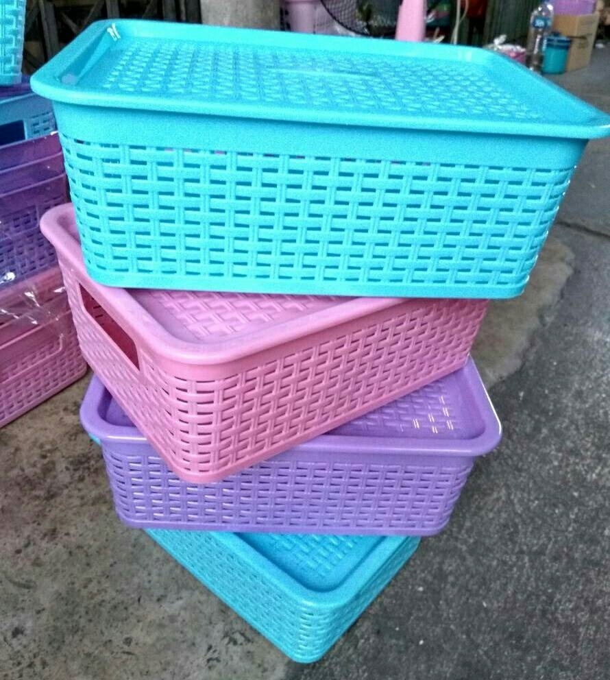 P10674 ตะกร้าฉลุมีฝา (21*27*10 cm) สีหวาน ขายดีมาก ราคาส่งต่อ 1 โหล:12 ใบ ขายส่งตะกร้ามีฝา