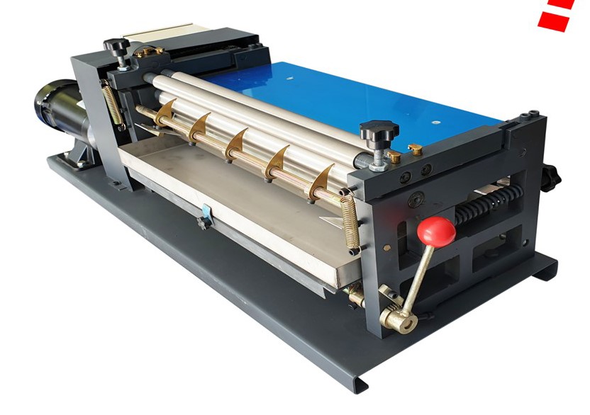 เครื่องทากาวลาเท็กซ์ ทำปฏิทิน กล่อง สลากผลิตภัณฑ์ latex glue machine รุ่น 46 ซม.