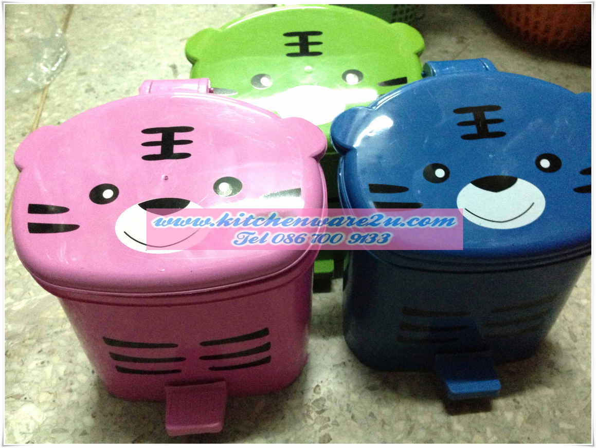 P06495 ถังขยะเหยียบเล็ก น้องหมี ขาย 25 บาท (ราคาส่งต่อ 1 โหล: 12 ชุด)
