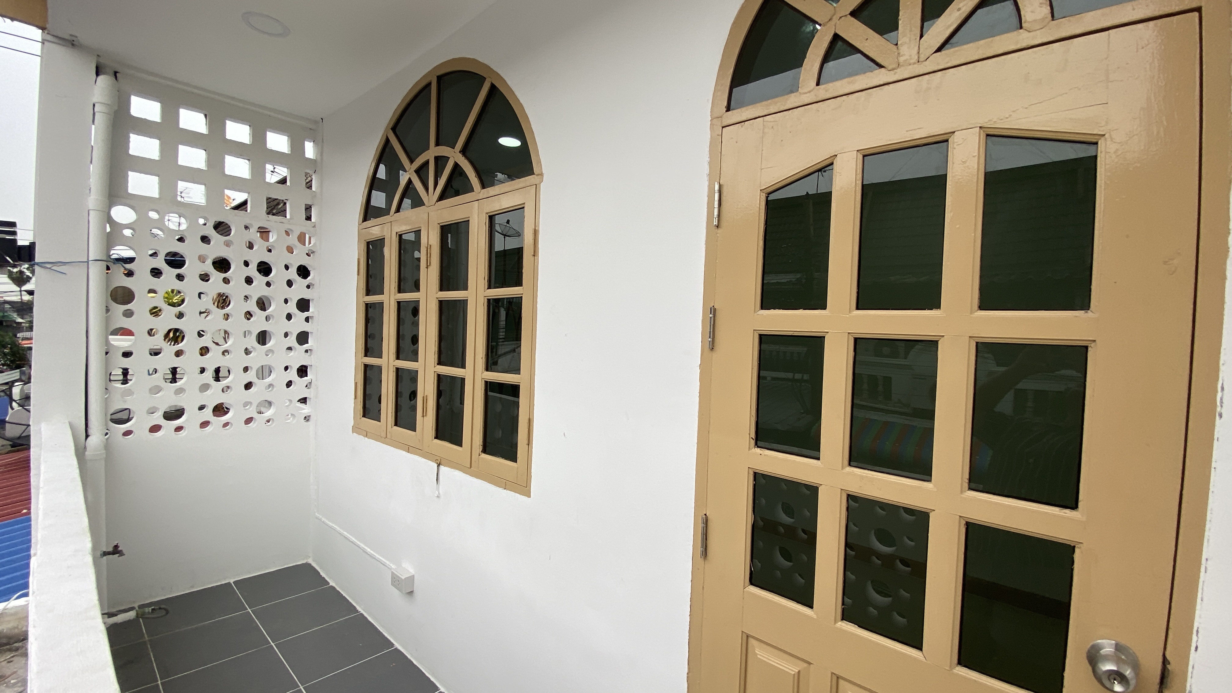 ขายทาวน์เฮ้าส์ 2 ชั้น หมู่บ้านเสนาวิลล่า84 แฮปปี้แลนด์ ใกล้เดอะมอลล์บางกะปิ (N.988)