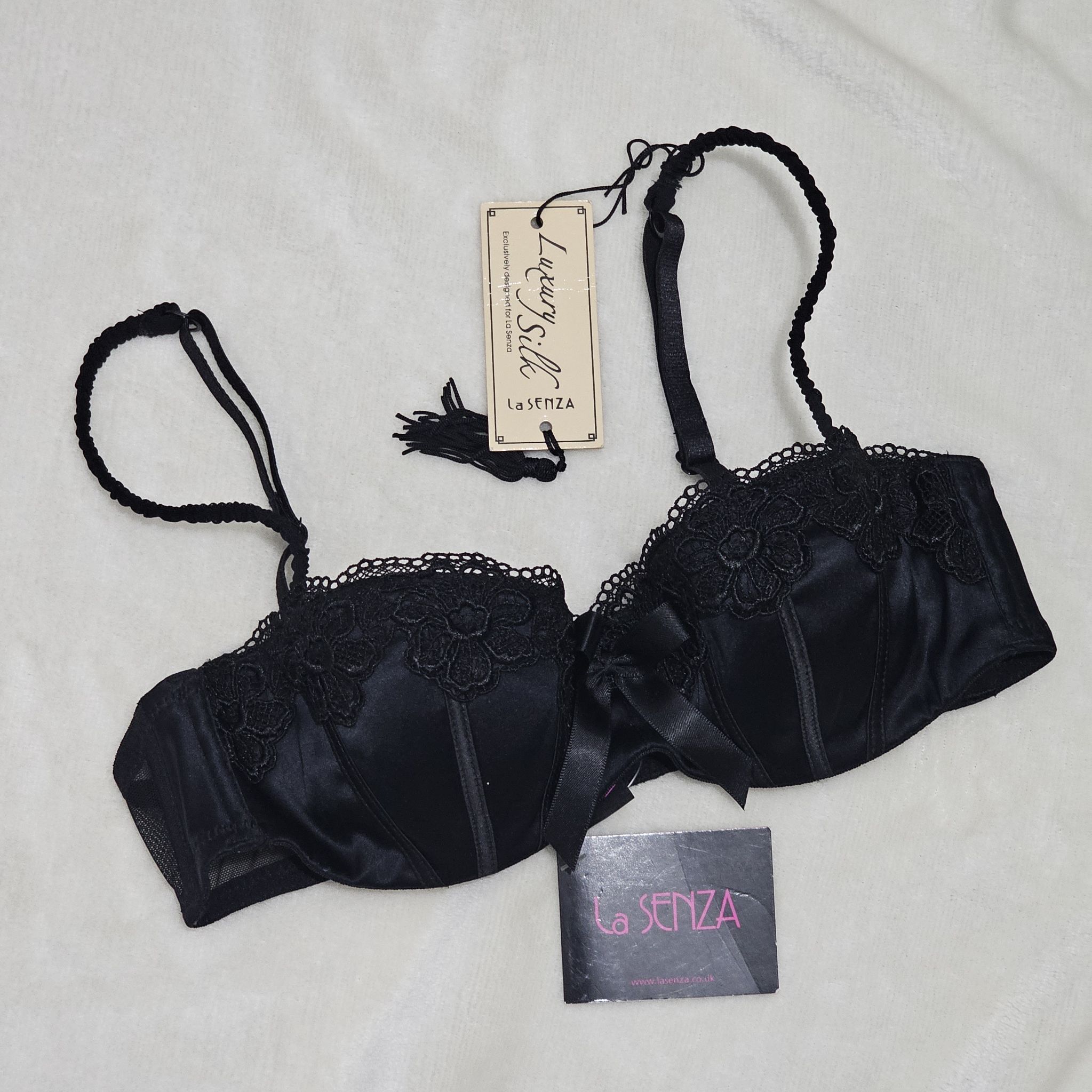 ของใหม่! ป้ายห้อย! ของแท้ 100%!! ชุดชั้นใน La Senza ขนาด UK32A/EUR70A