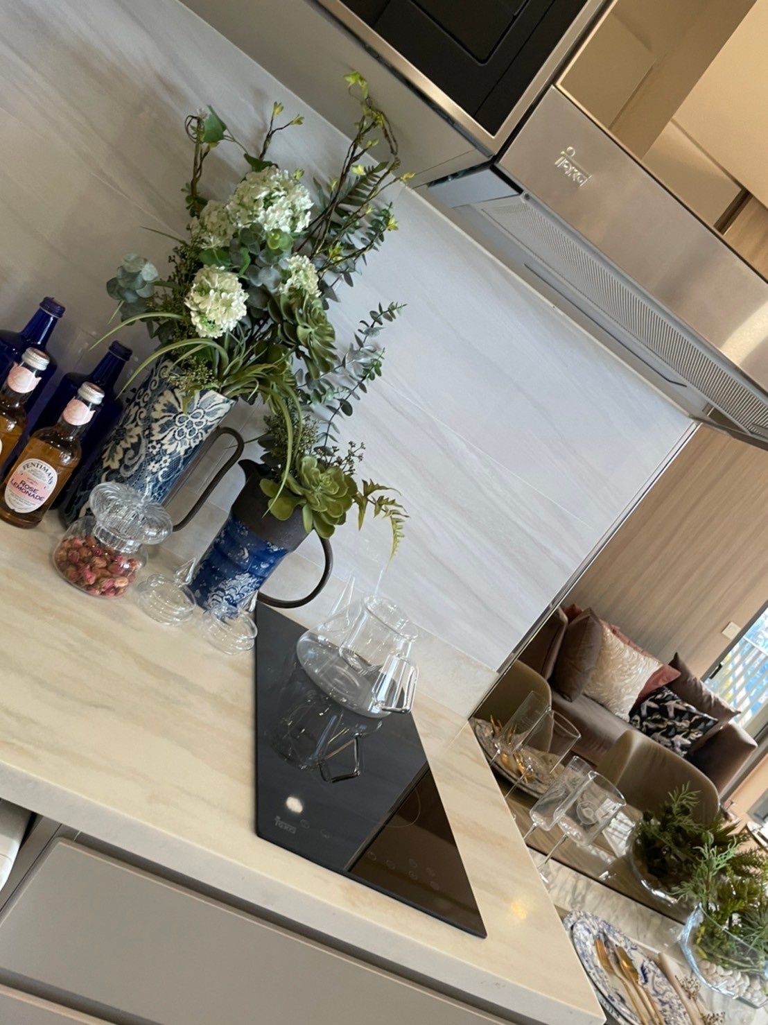 Cloud Thonglor–Phetchaburi Condominium Experience and prove for yourself the true value of location, luxury, and lifestyle — a high-end condominium offering over 4,000 sq.m. of full-facility common areas, the most comprehensive in this district.