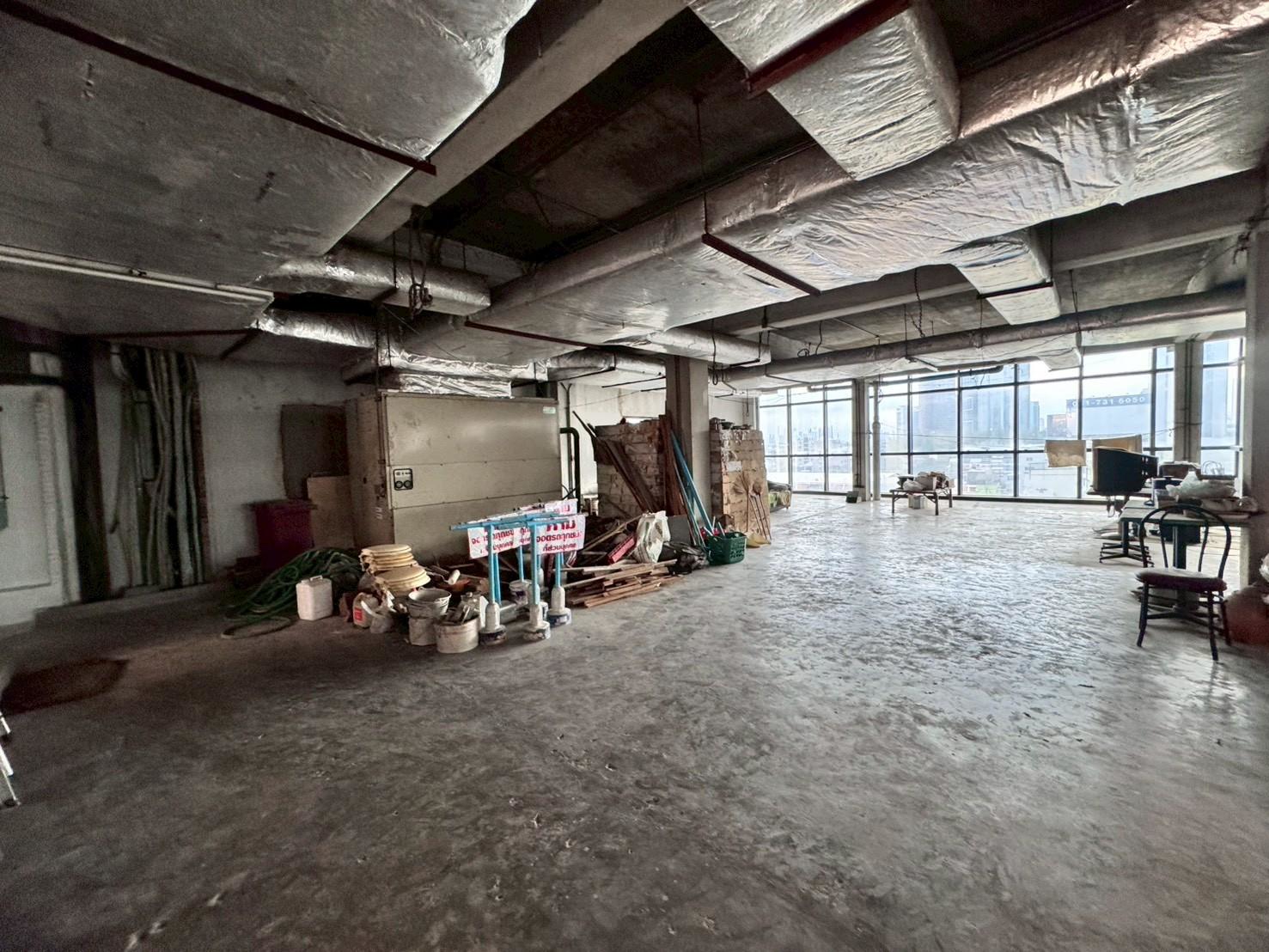 ให้เช่าพื้นที่สำนักงาน ชั้น 6 อาคารโล่งสวย เหมาะทำธุรกิจ ติดถนนรามคำแหง (N.1924)