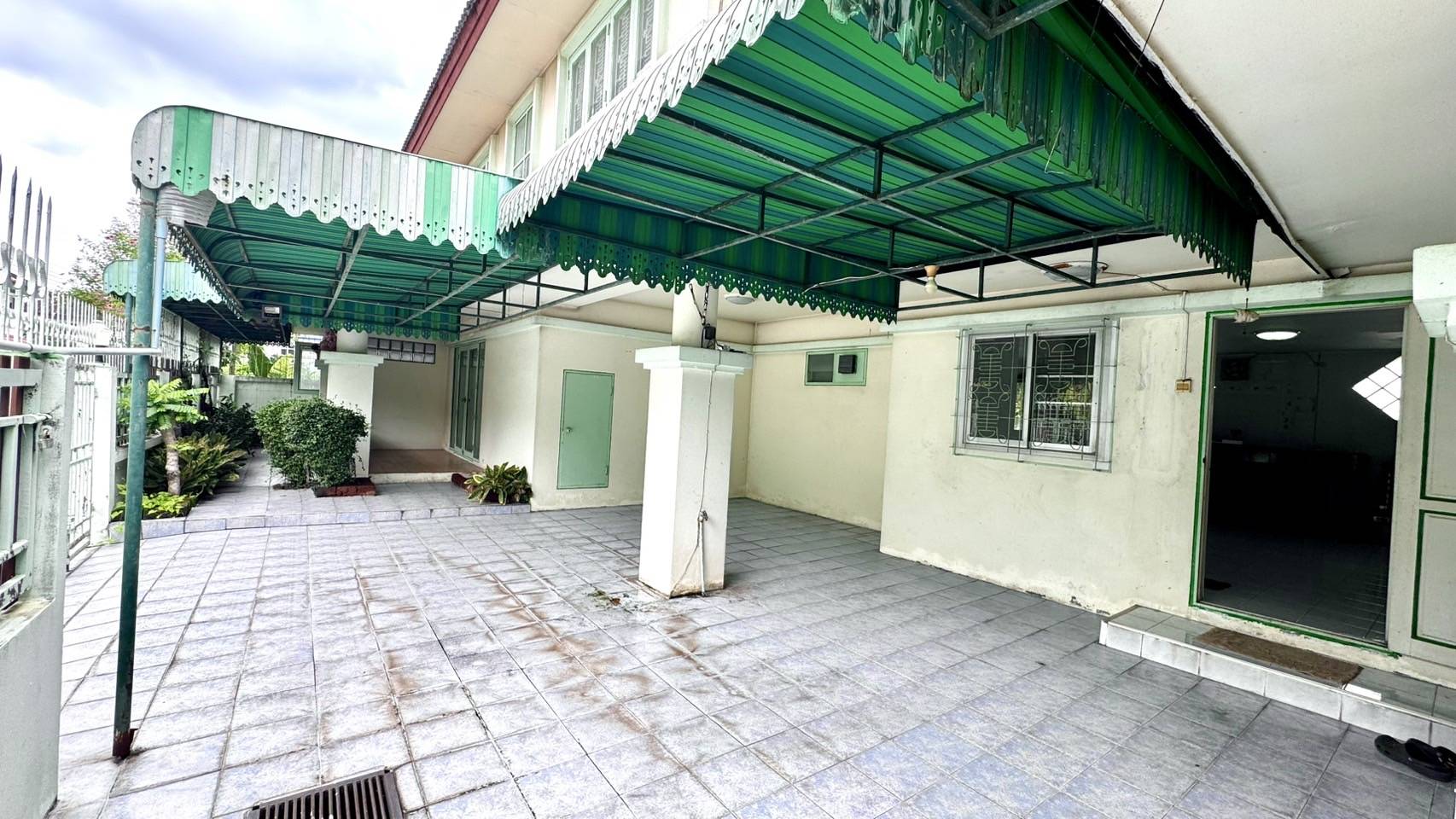 ขายบ้านเดี่ยว โรยัล ปาร์ค วิลล์ สุวินทวงศ์ (Royal Park Ville Suwinthawong) บ้านเดี่ยว 2 ชั้น 2 หลังติด 6 ห้องนอน 4 ห้องน้ำ 3 ที่จอดรถ