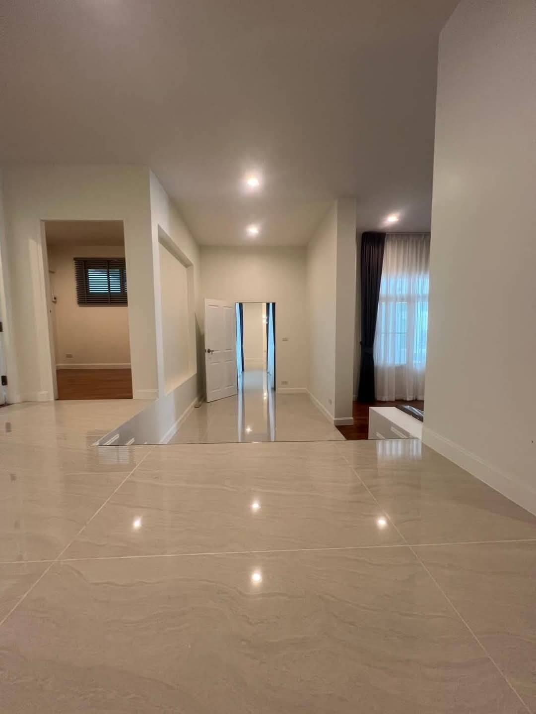 ให้เช่าบ้านชั้นเดียว หลังใหญ่ ใกล้เซ็นทรัลบางนาสวยครบพร้อมอยู่ (N.1558)