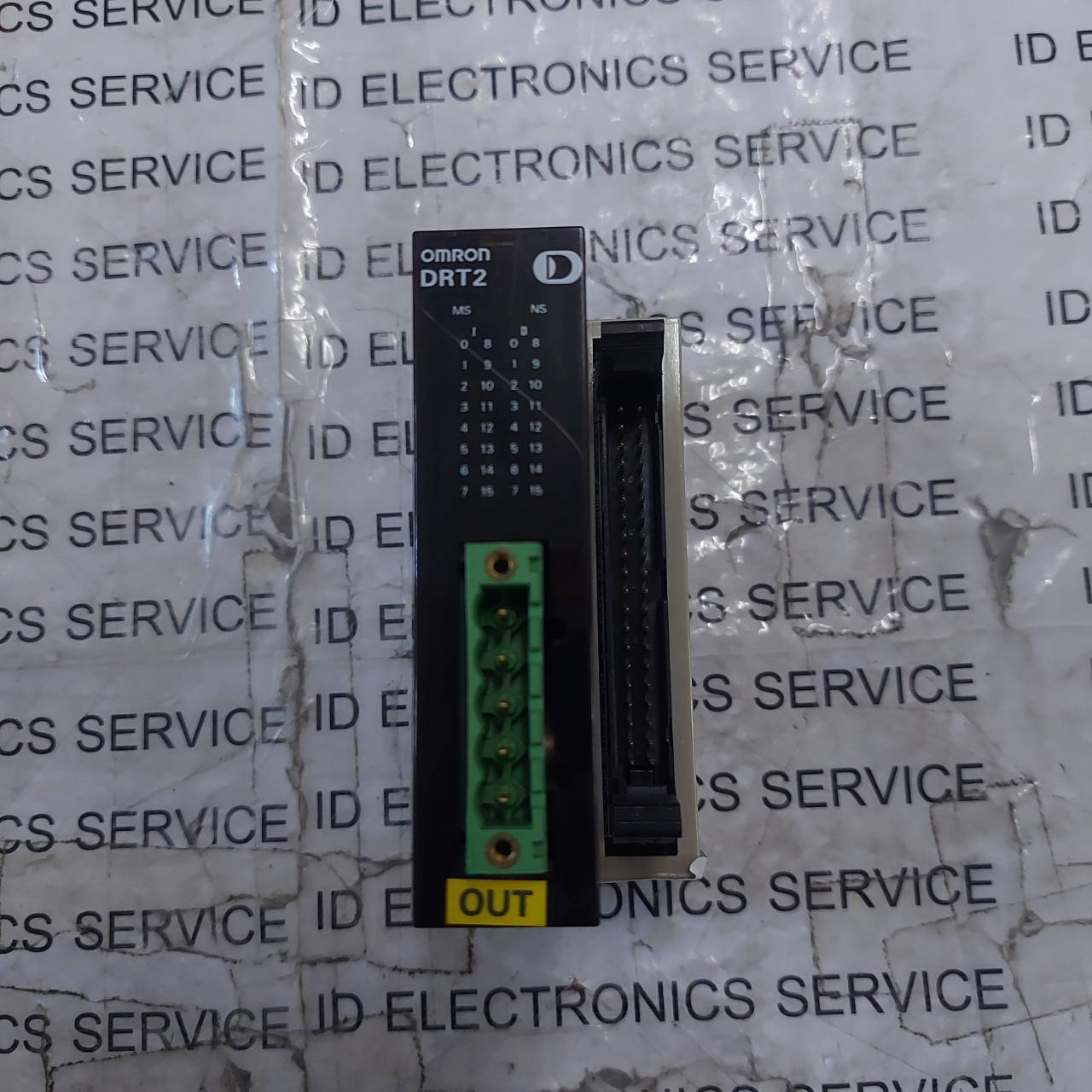 PLC " OMRON " MODEL : DRT2-OD32ML