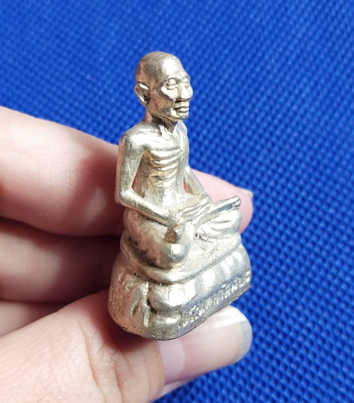 พระมหากัสสปะ เนื้อเงิน เลข2. อุดมวลสารใต้ฐาน ตะกรุด 3ดอก ▪สร้างน้อย120องค์ ❇หลวงปูสิงห์โต จิตฺตธมฺโม❇