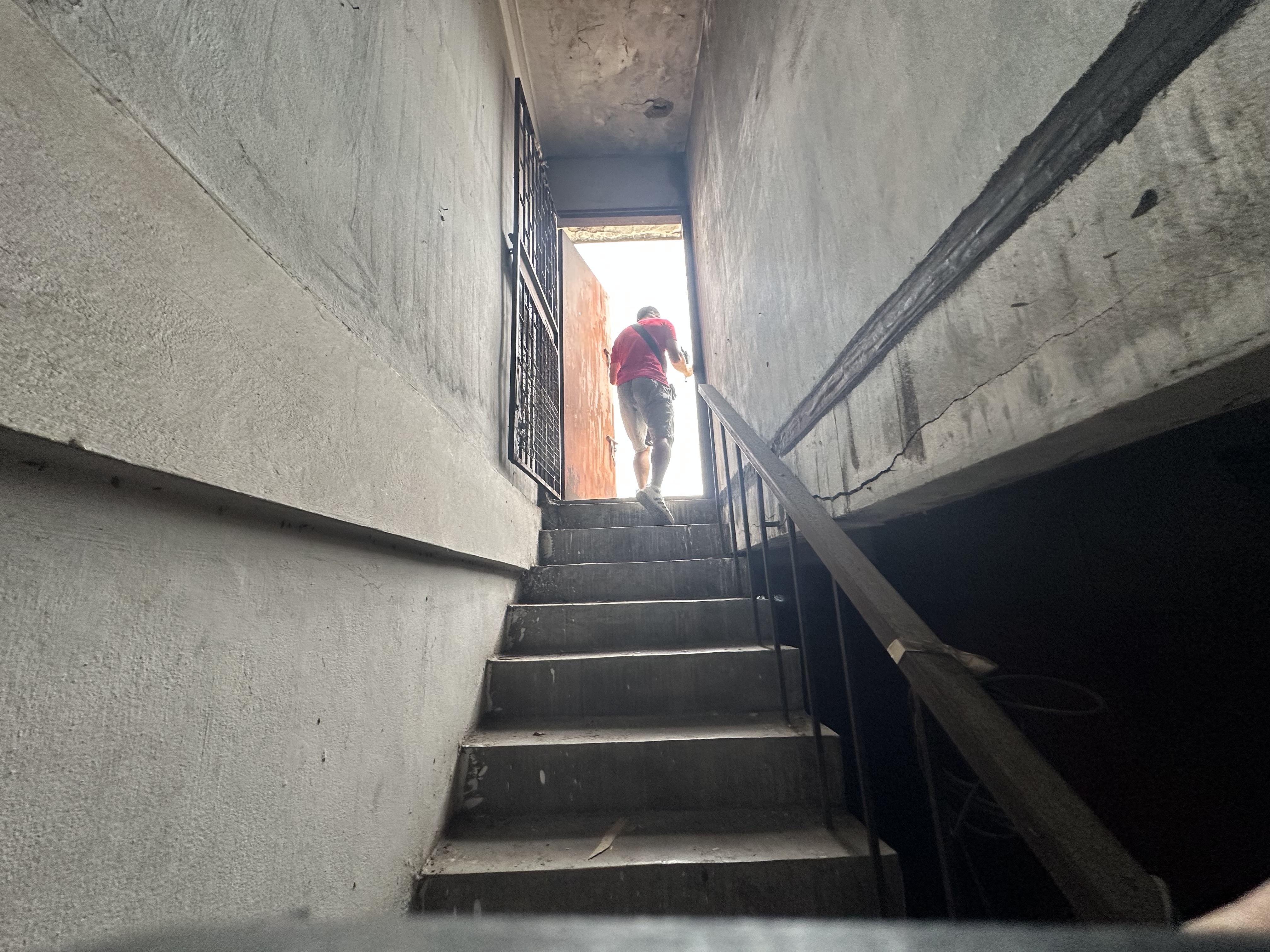 ขายอาคารพาณิชย์ 3 ชั้น ถ.ลาดพร้าว 62 หมู่บ้านตะวันรุ่ง ขนาด 15 ตรว. เหมาะสำหรับทำการค้า,สำนักงาน และพักอาศัย