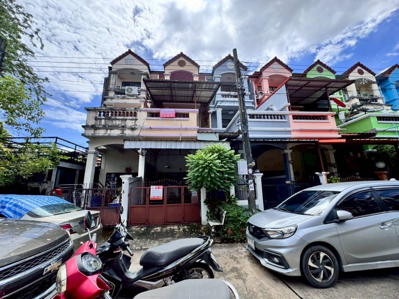 ขายด่วนทาวน์โฮม 3 ชั้น หมู่บ้านสวนหลวงโฮมเพลส เฉลิมพระเกียรติ ร.9 ซอย 30 (N.1854)