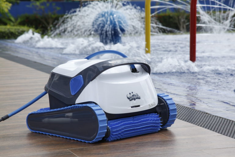 หุ่นยนต์ดูดสระว่ายน้ำ DOLPHIN S 100-300i