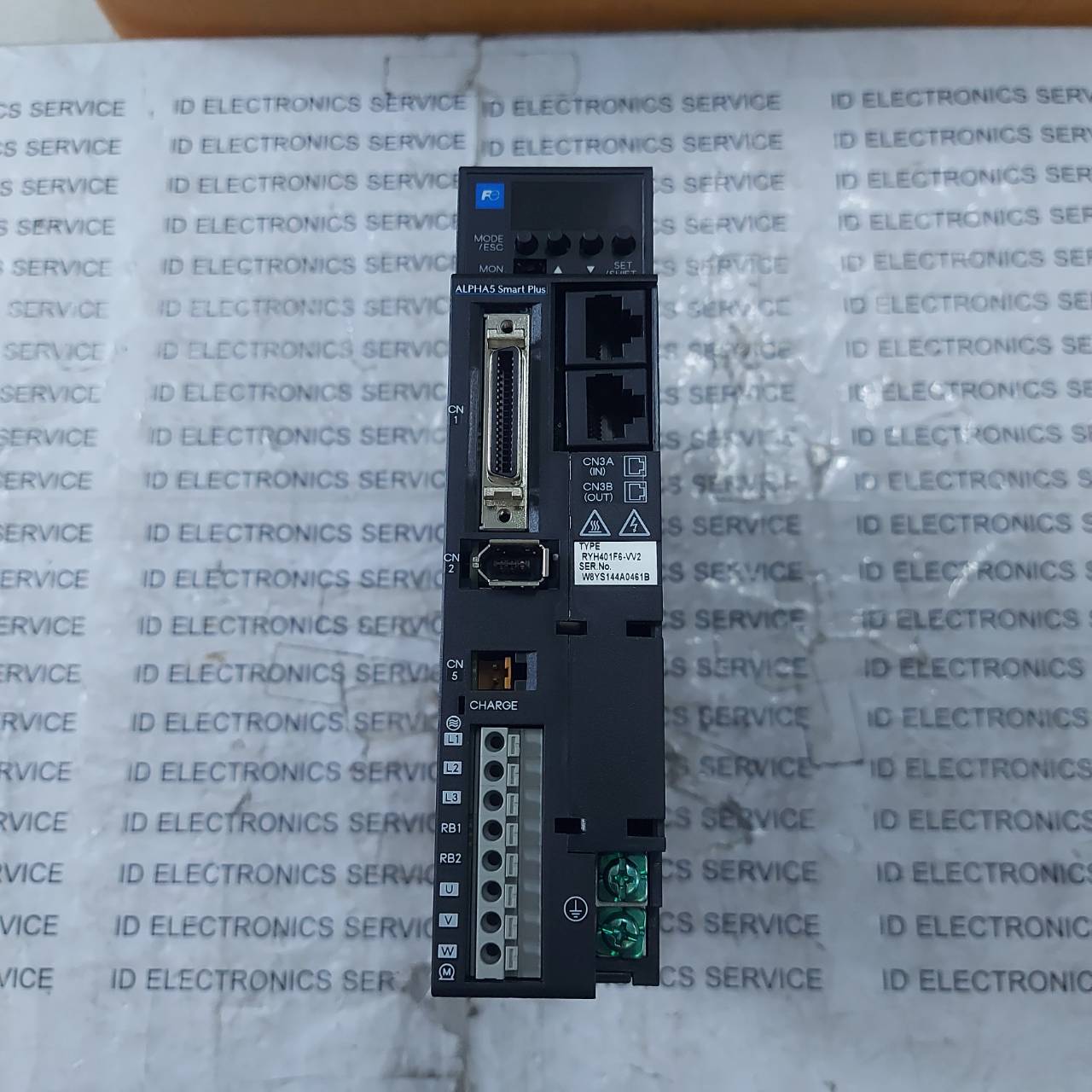 SERVO DRIVE " FUJI " MODEL : RYH401F6-VV2