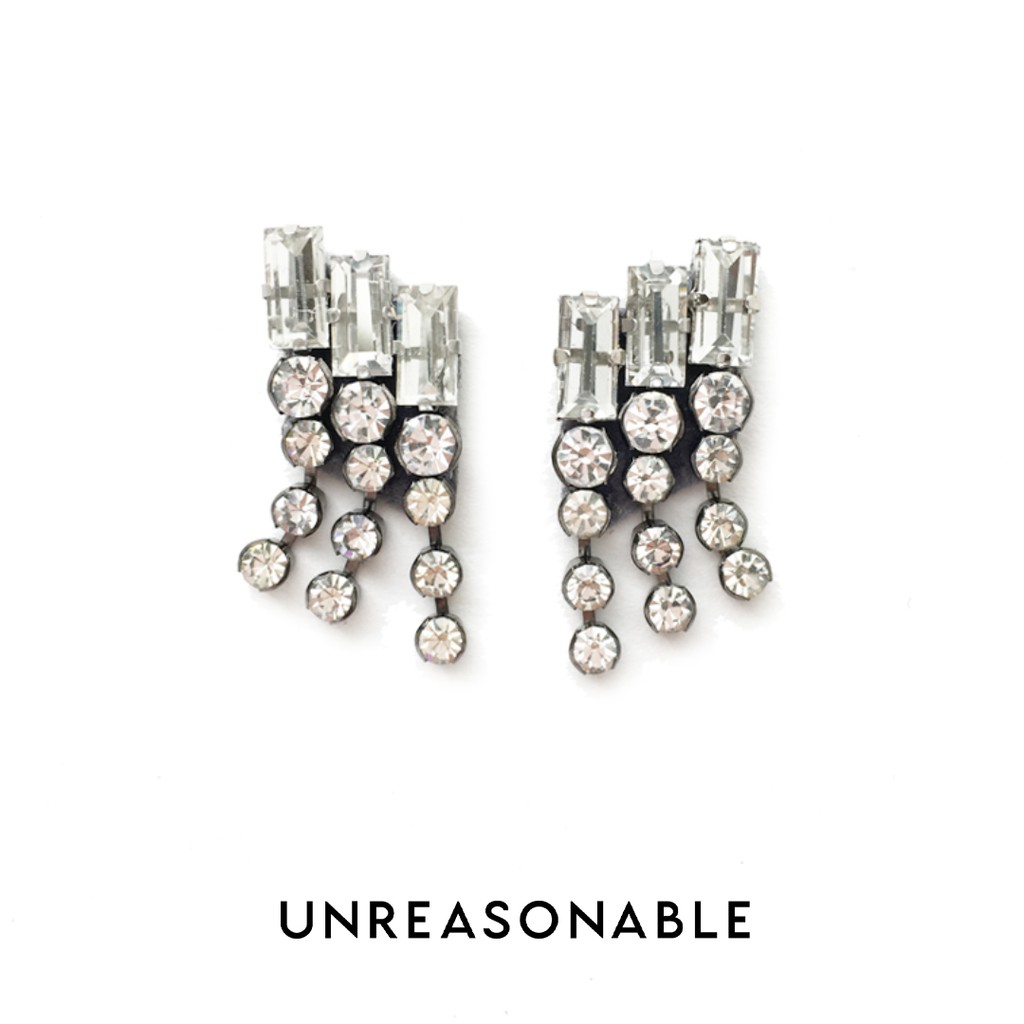 ต่างหู Crystal ต่างหูคลิป ต่างหูก้านเงินแท้ น้ำหนักเบา สวยใส่สบาย UA0504-01 Unreasonable Accessories