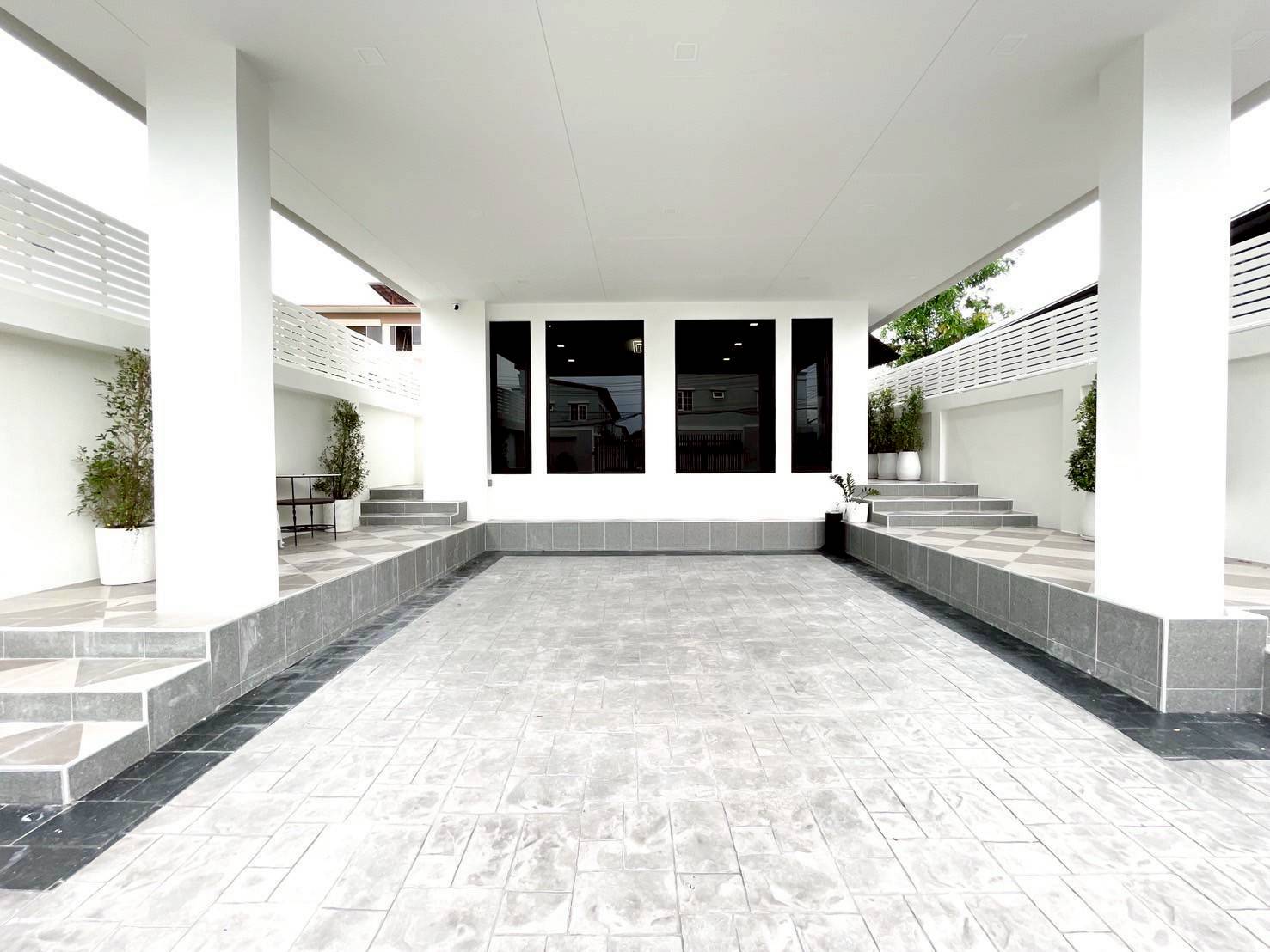 ขายทาวน์โฮม 3 ชั้น ใกล้หมู่บ้านนักกีฬาแหลมทอง บ้านรีโนเวทใหม่พร้อมอยู่ (N.1874)