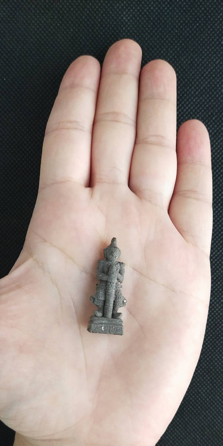 ท้าวเวสสุวรรณ รุ่นแรก เนื้อผงตะเคียน หลวงพ่อพูล วัดไผ่ล้อม ปี 2547