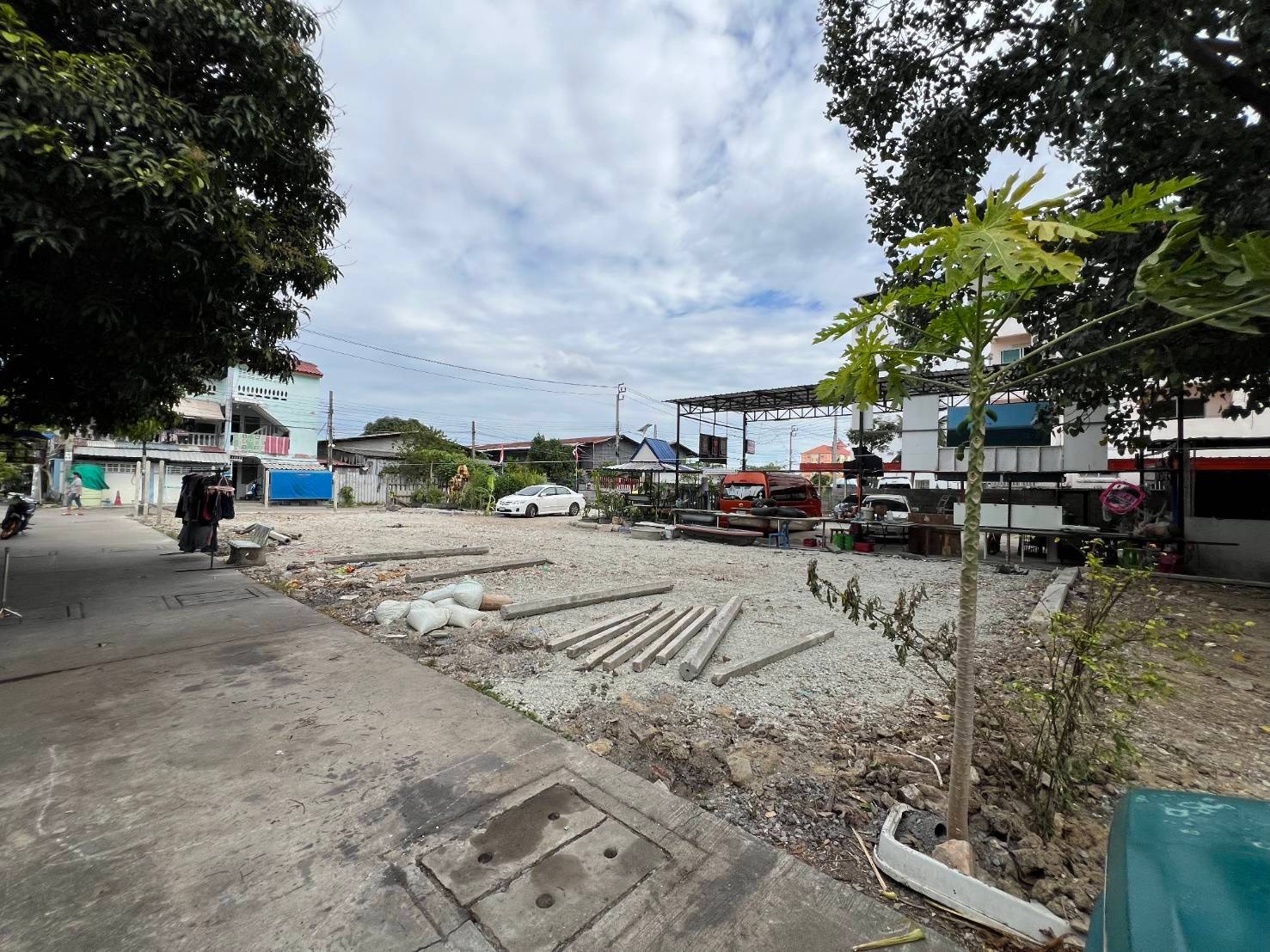 ขายที่ดินเปล่าถมแล้ว ขนาด 90ตร.วา ซอยแบริ่ง ใกล้ BTS แบริ่ง (N.1364)