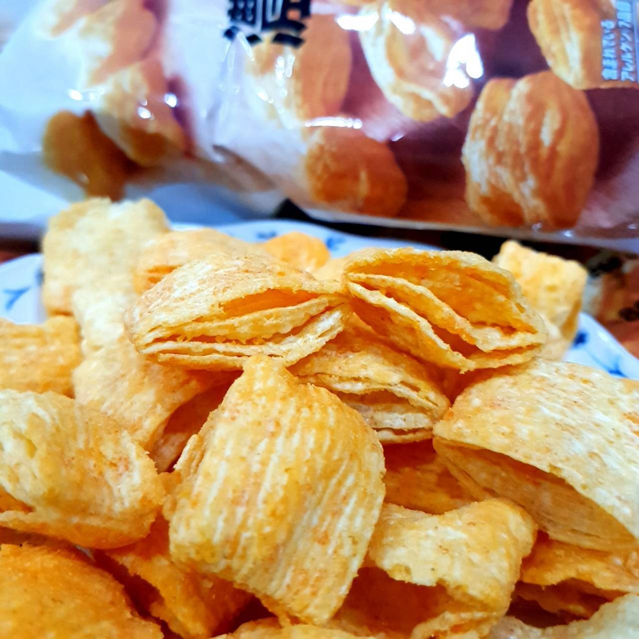 ขนมชีสพายกรอบ SAKU SAKU CHEESE CORN SNACKS