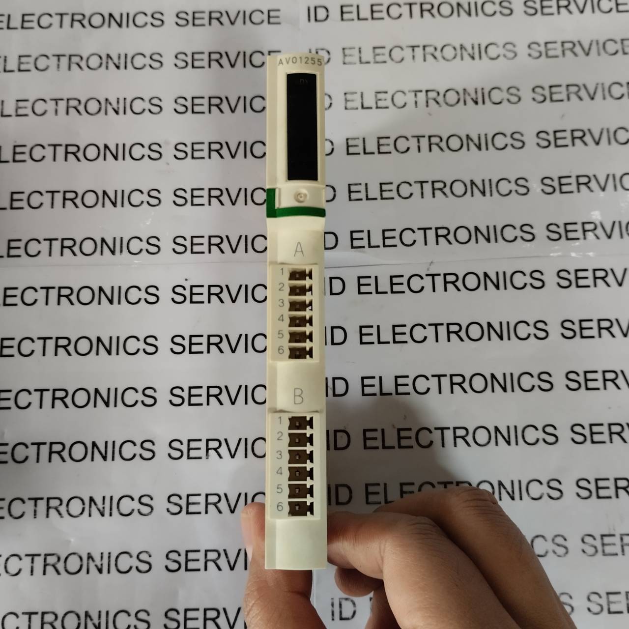 PLC " SCHNEIDER " MODEL : STBAVO1255