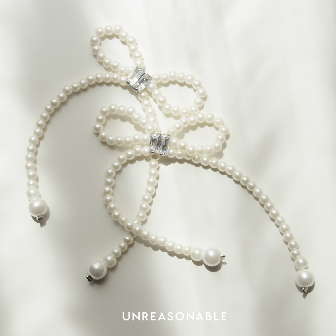 ต่างหูโบว์ Glass Pearl ต่างหูคลิป ต่างหูก้านเงินแท้ น้ำหนักเบา UA0926-01 Unreasonable Accessories