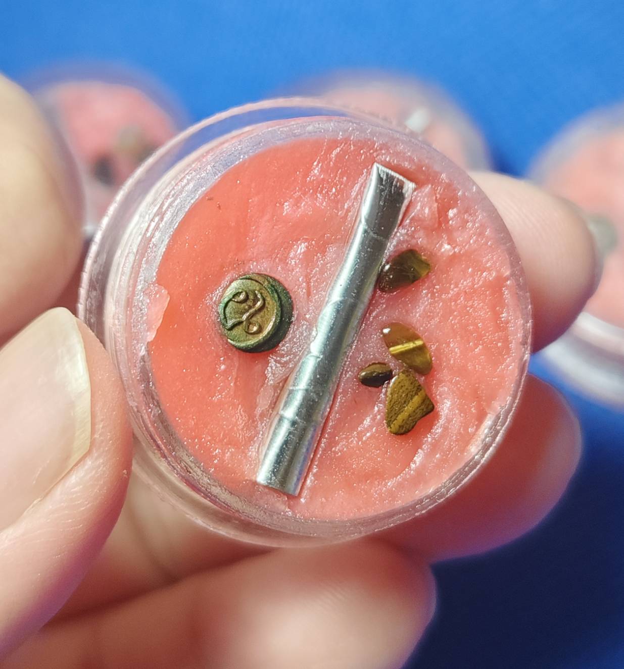 สีผึ้งพญาไก่แก้ว วัดป่าหนองกุง ปี 2564 (หลวงปู่ศิลา,หลวงปู่ขาว,หลวงปู่เจ,หลวงพ่อเหิน อธิษฐานจิต)