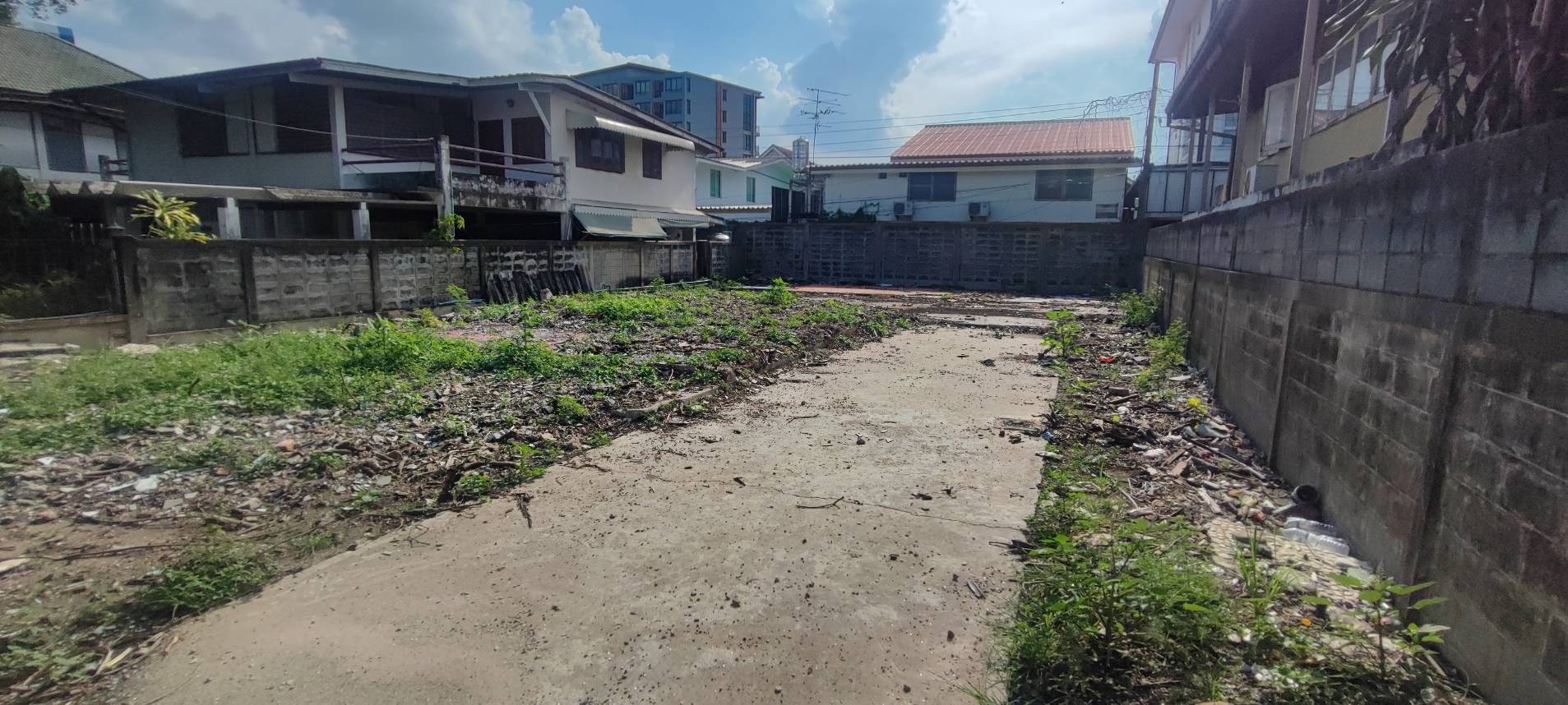 ขายที่ดินหมู่บ้านมิตรภาพ อ่อนนุช46 ต้นซอย (N.1019)