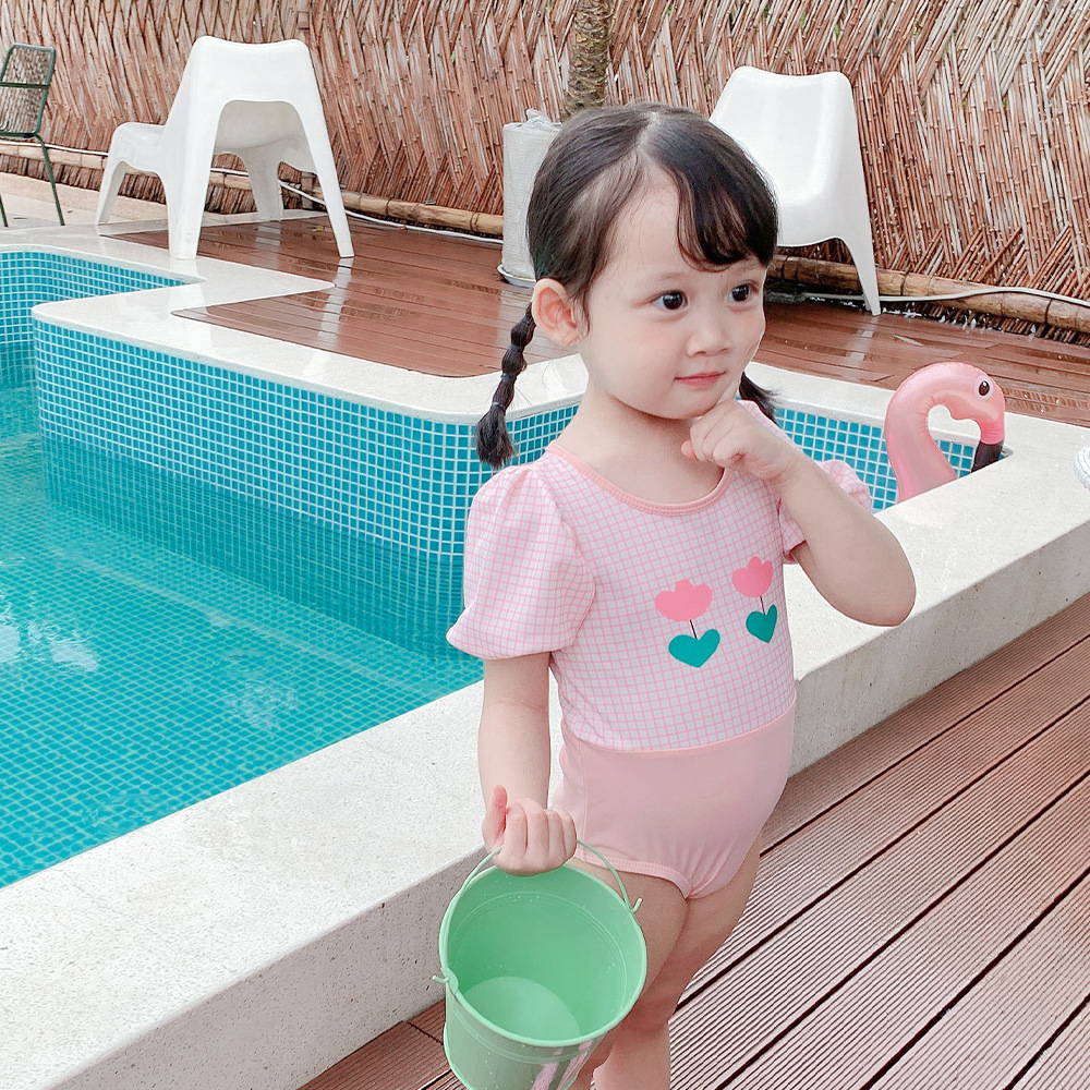 ชุดว่ายน้ำเด็กหญิงแขนสั้น วันพีซ พร้อมหมวก กันแดด กันยูวี พร้อมส่ง ลายดอกไม้ สีพาสเทล
