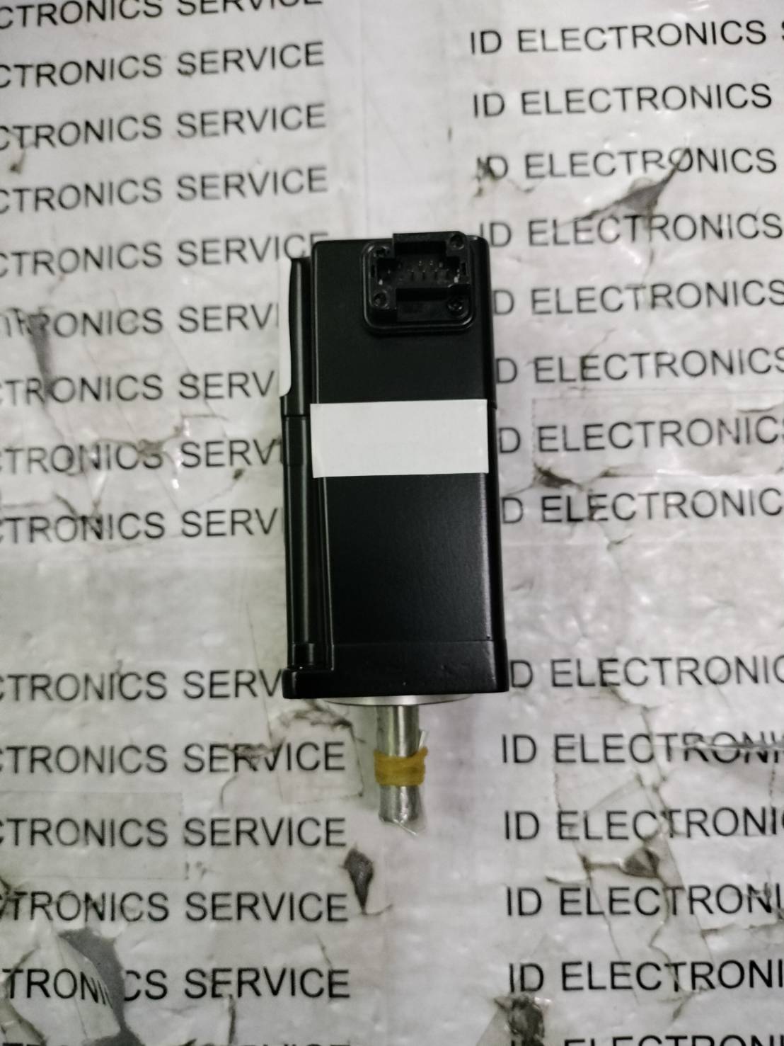 จำหน่าย SERVO MOTOR “YASKAWA” MODEL : SGMAV-01ADAB1