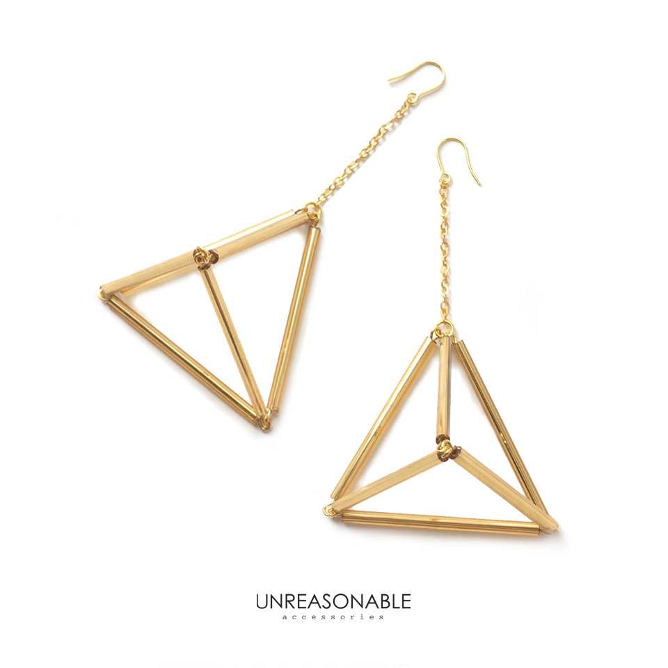 ต่างหูพีรามิด สีทอง ต่างหูก้านเงินแท้ น้ำหนักเบา สวยใส่สบาย UA0010-02 Unreasonable Accessories