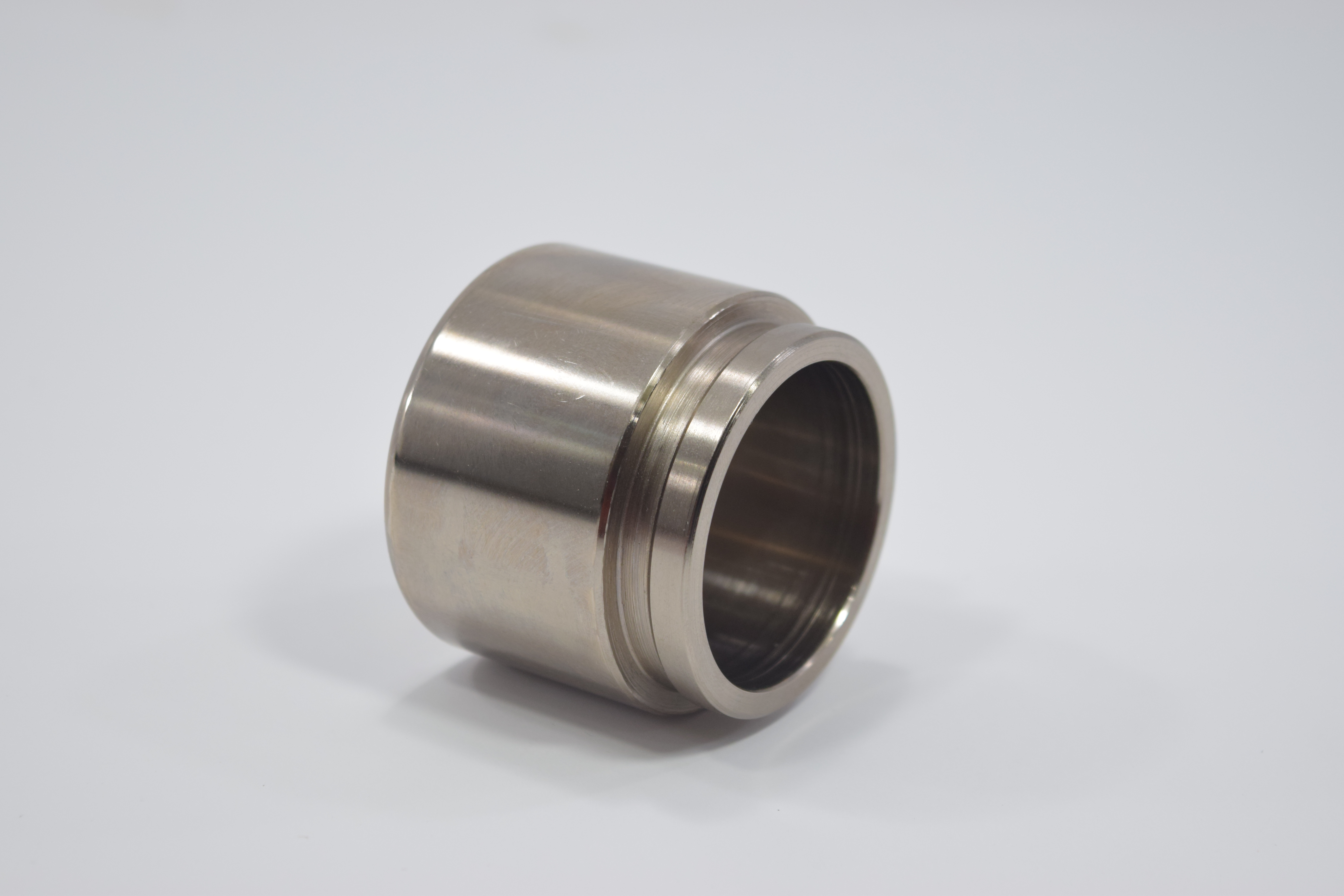ลูกสูบดิสเบรค ISUZU KBZ 2200, KBZ 2500 / อีซูซุ / 3PD-5441 / 8-94124783-1 / ขนาด วงนอก 57.05 / สูง 45.90 (จำนวน 1 ชิ้น) (CALIPER PISTON)