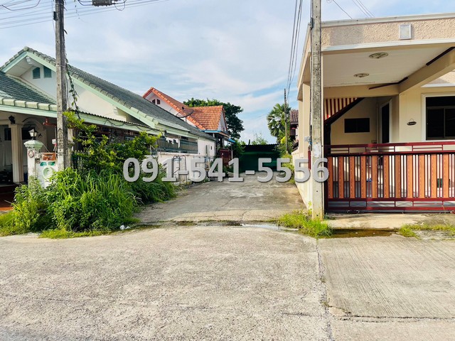 ขายที่ดิน ใจกลางเมืองเพชรบูรณ์ เนื้อที่ 18-1-3 ไร่ ติดถนนสันติสุข เข้าออกได้หลายเส้นทาง บรรยากาศดีเงียบสงบน่าอยู่