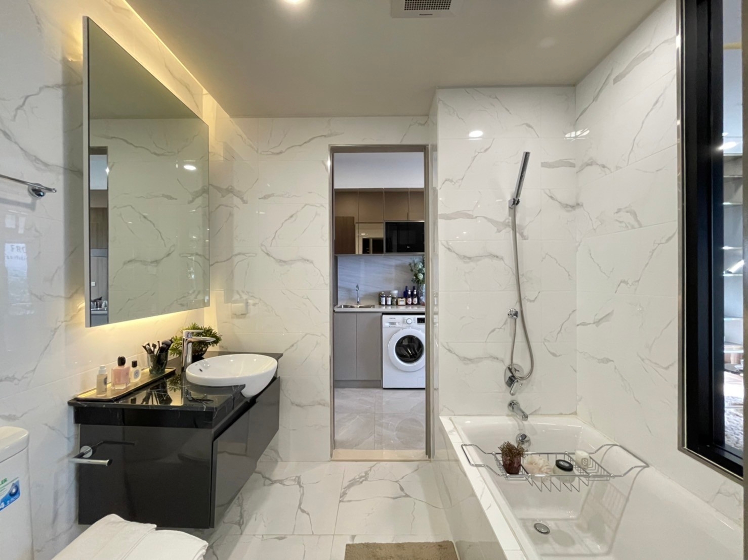 Cloud Thonglor–Phetchaburi Condominium Experience and prove for yourself the true value of location, luxury, and lifestyle — a high-end condominium offering over 4,000 sq.m. of full-facility common areas, the most comprehensive in this district.