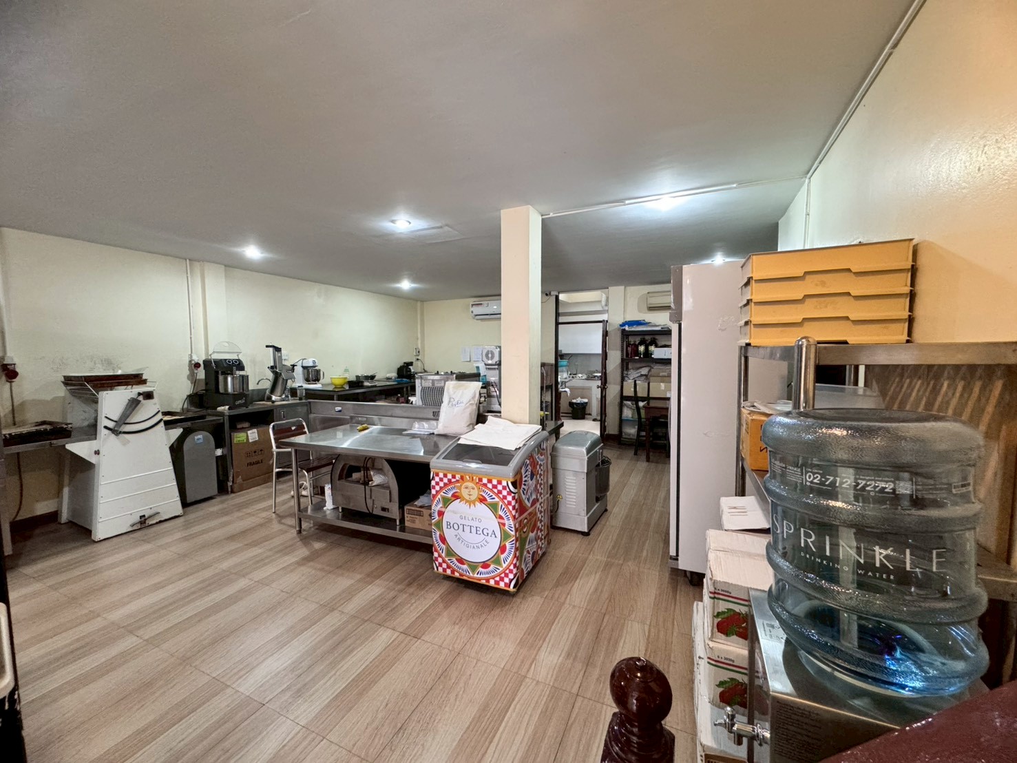 ขายทาวน์เฮ้าส์ 2 ชั้น ใกล้สมิติเวช ซอยสุขุมวิท 49/1 ทำเลดีเดินทางสะดวก (N.1872)