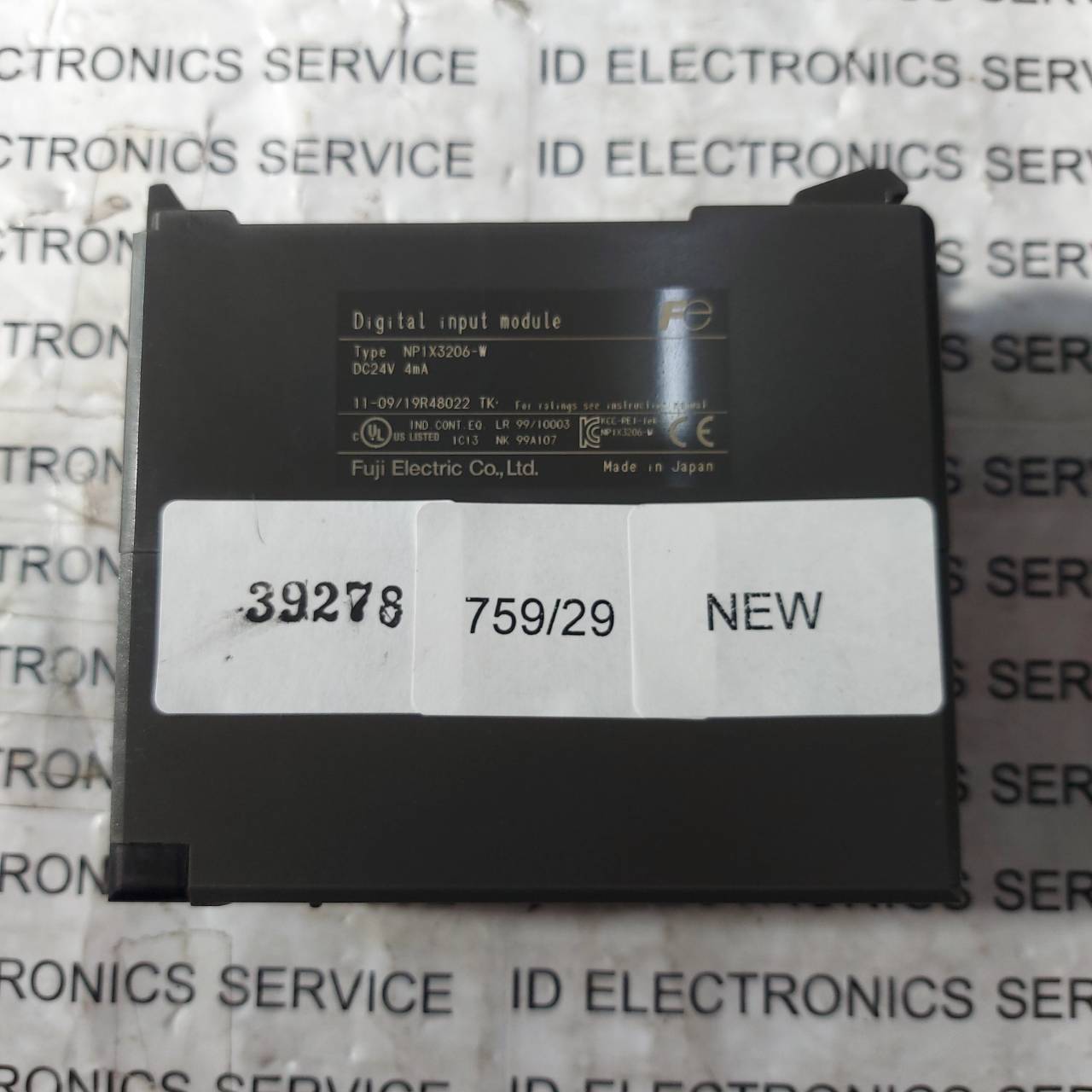 PLC " FUJI " MODEL : NP1X3206-W