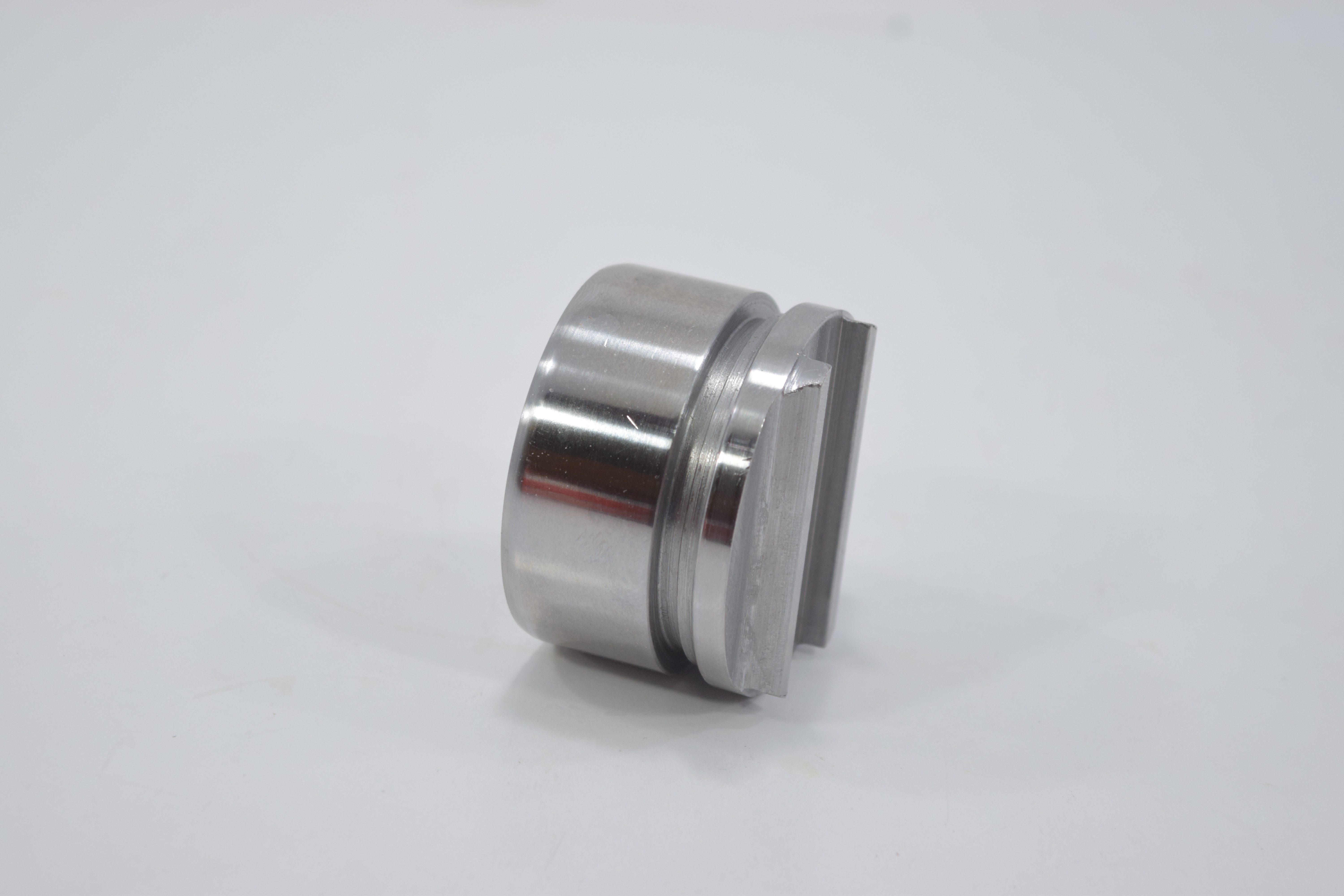 (เลิกขาย) ลูกสูบดิสเบรค NISSANSD22 ; DS 720 RX มีร่อง นิสสัน / 3PD-4160N / 41121 - U7210 / ขนาด วงนอก 54.00 สูง 37.00 (จำนวน 1 ชิ้น) (CALIPER PISTON)