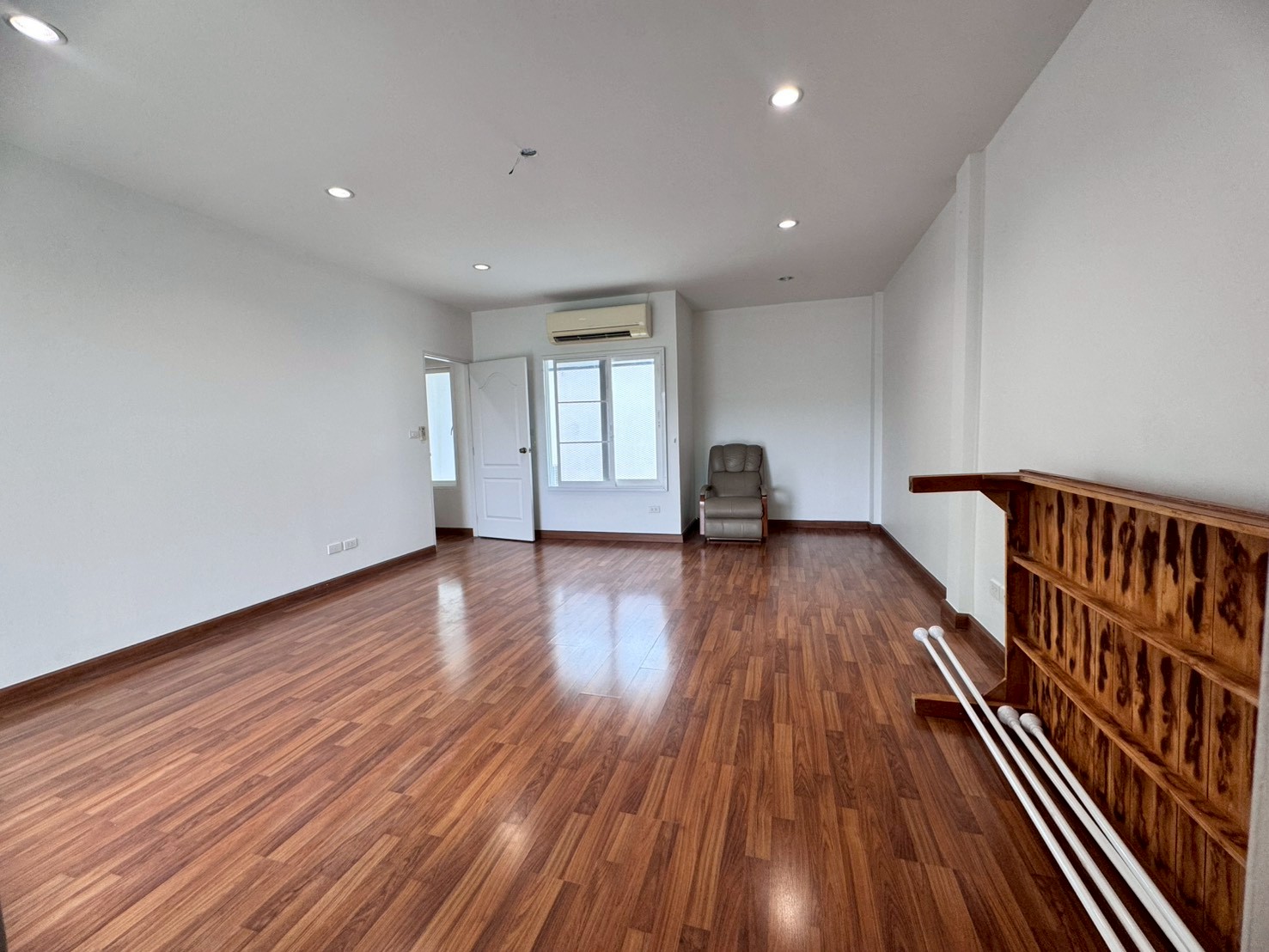 ขายทาวน์โฮม หมู่บ้านดิเอ็กซ์คลูซีฟ พัฒนาการ44 (The Exclusive-Pattanakarn44) ใกล้ APL หัวหมาก (N.1915)