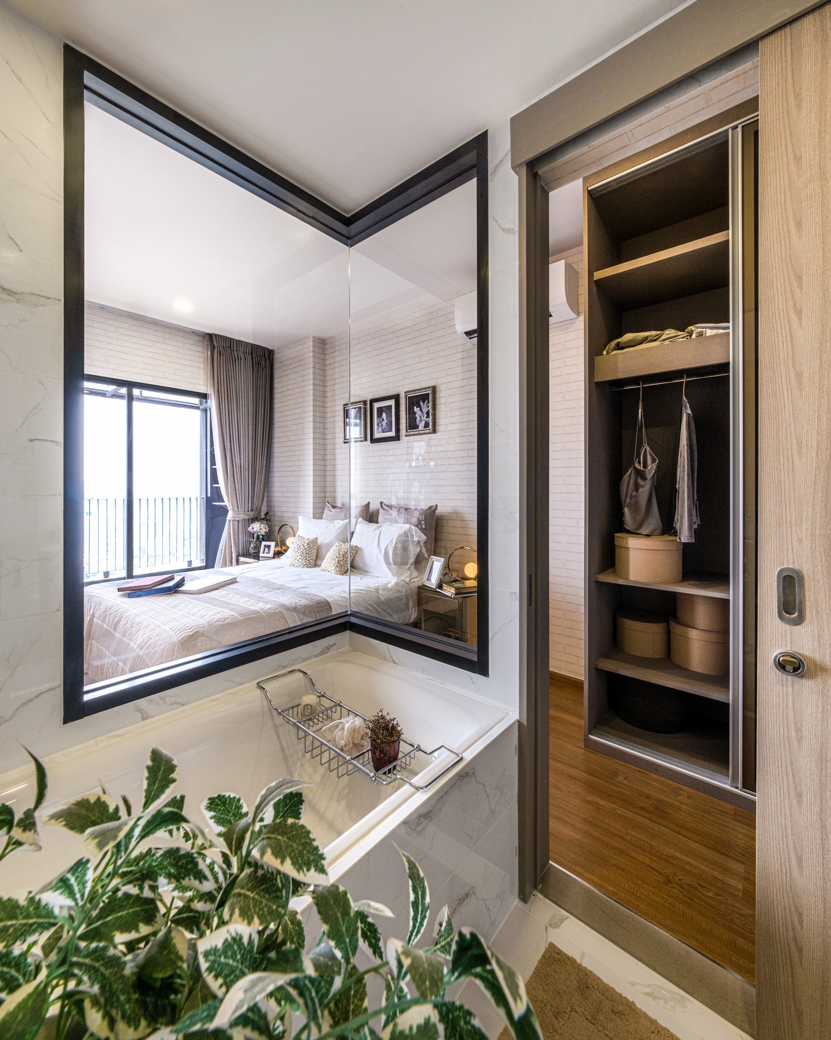 Cloud Thonglor–Phetchaburi Condominium Experience and prove for yourself the true value of location, luxury, and lifestyle — a high-end condominium offering over 4,000 sq.m. of full-facility common areas, the most comprehensive in this district.